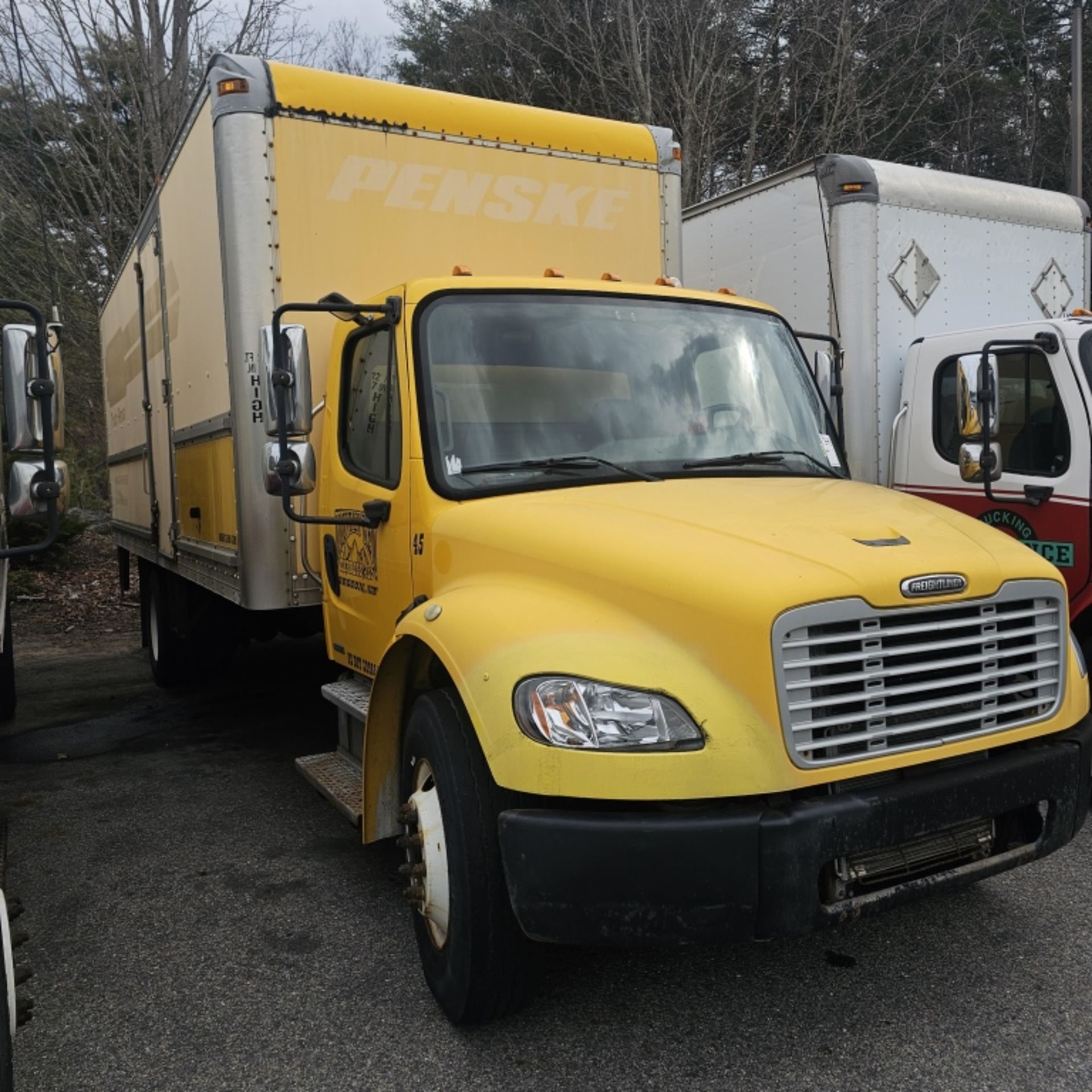 2005 Freightliner Box Truck - Image 3 of 10