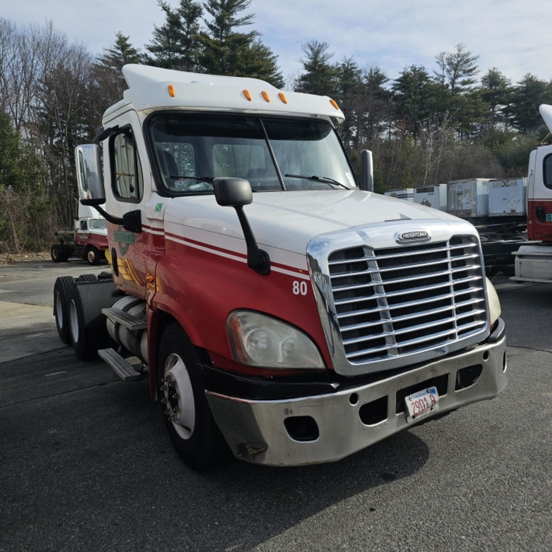 2009 Freightliner Cascadia - Image 3 of 10