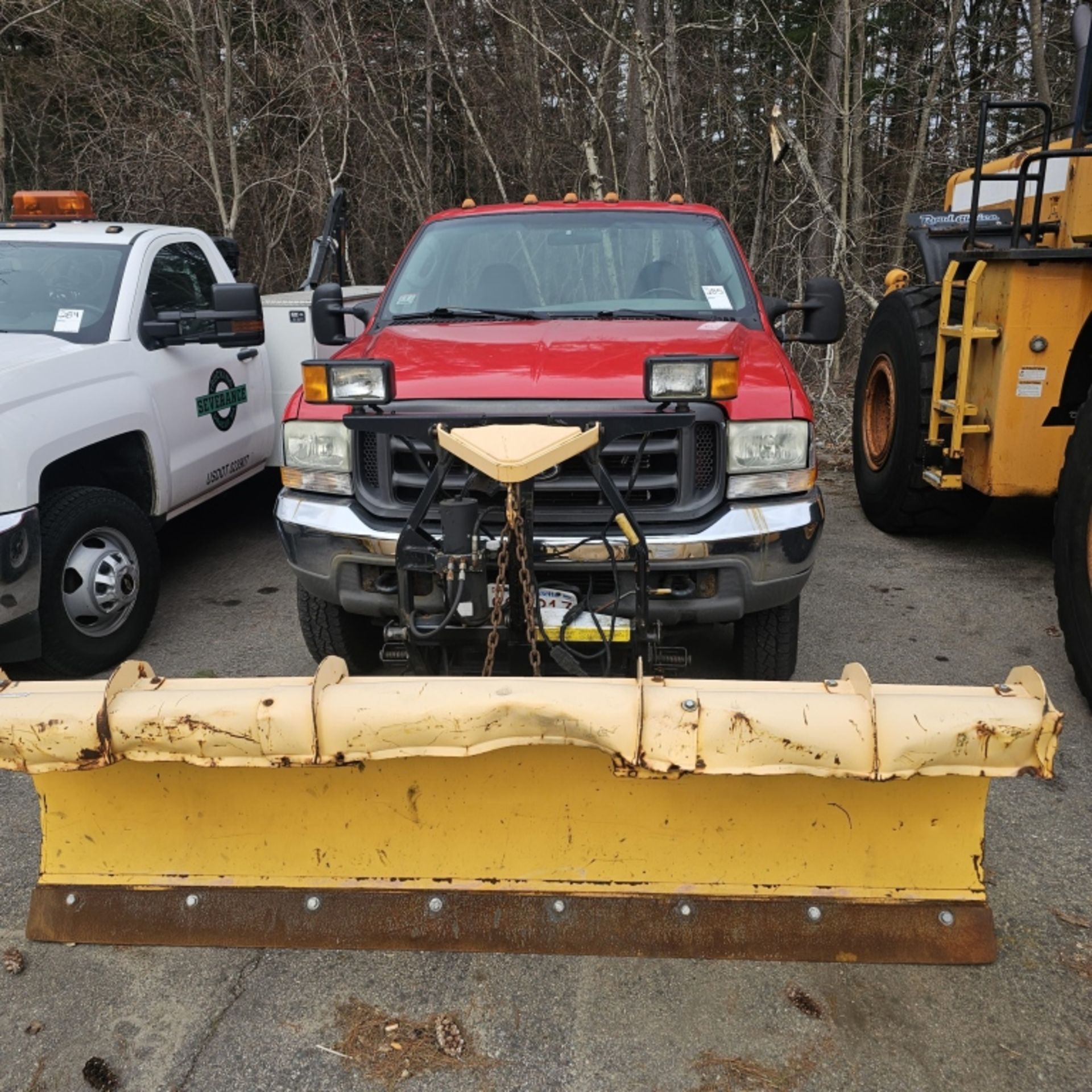 2004 Ford F250 with plow - Image 2 of 7
