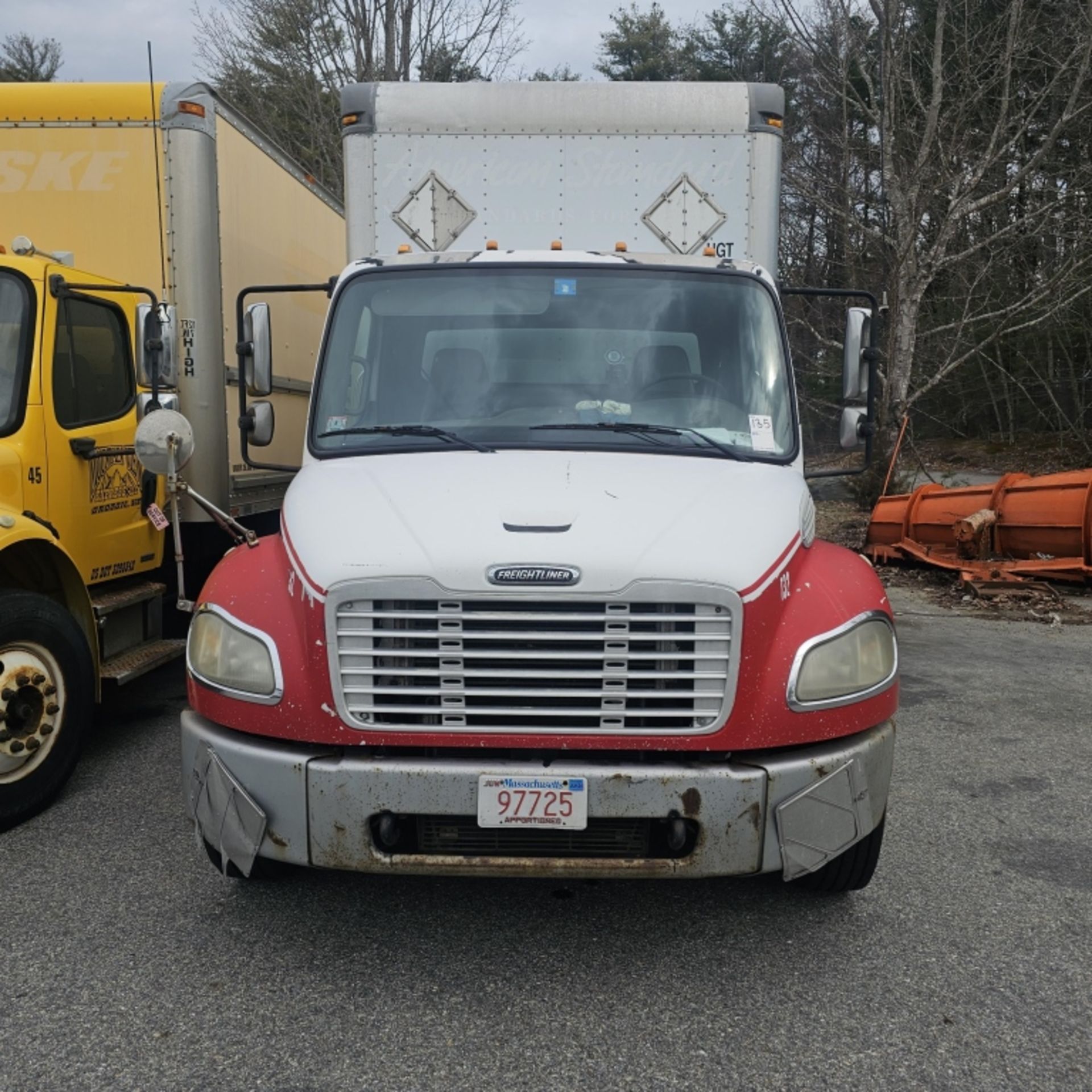 2005 Freightliner Box Truck - Image 2 of 11