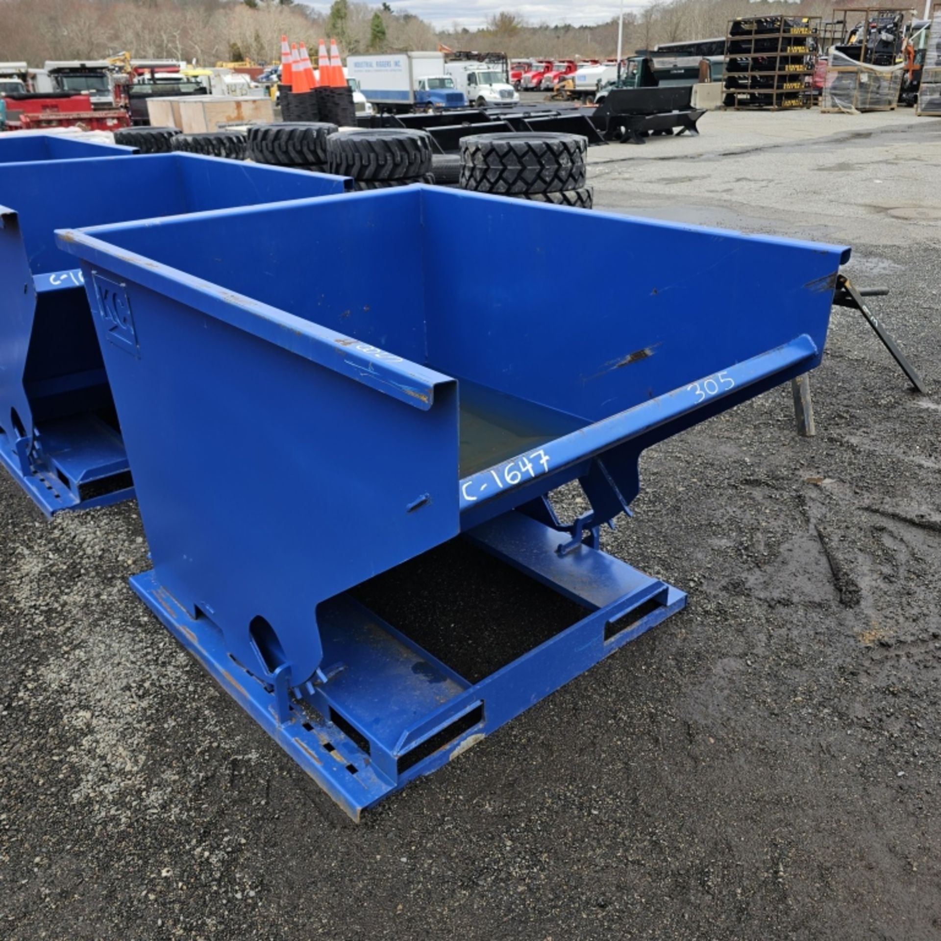 New 2 Yard Self Dumping Hopper