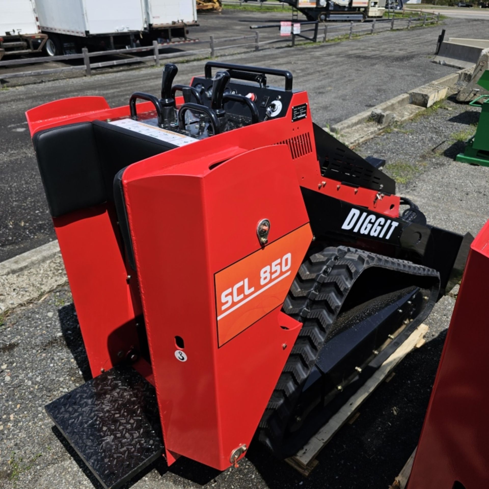 2023 Diggit Scl 850 Mini Skid Loader - Image 6 of 6