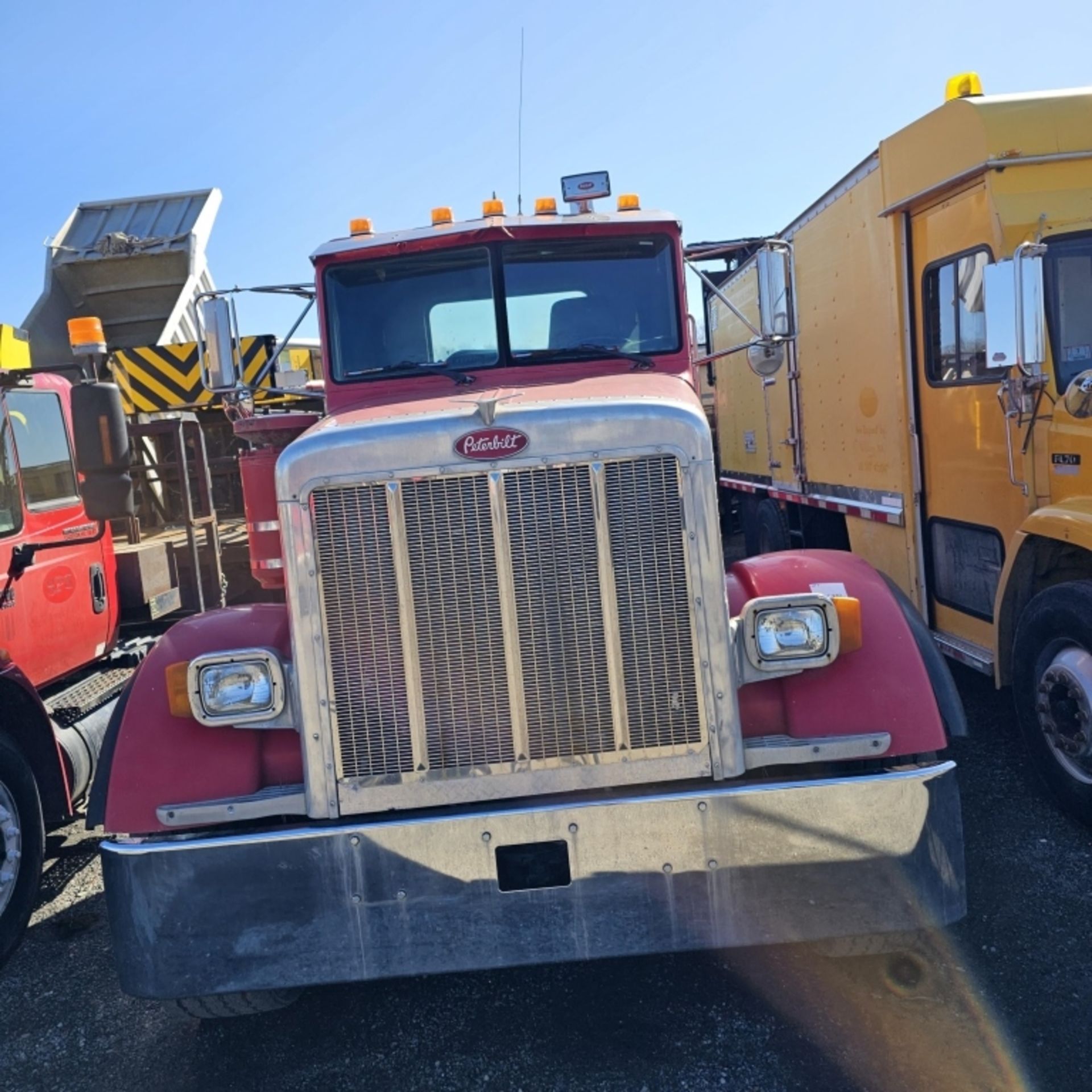 2000 Peterbilt Cab And Chassis - Image 4 of 15