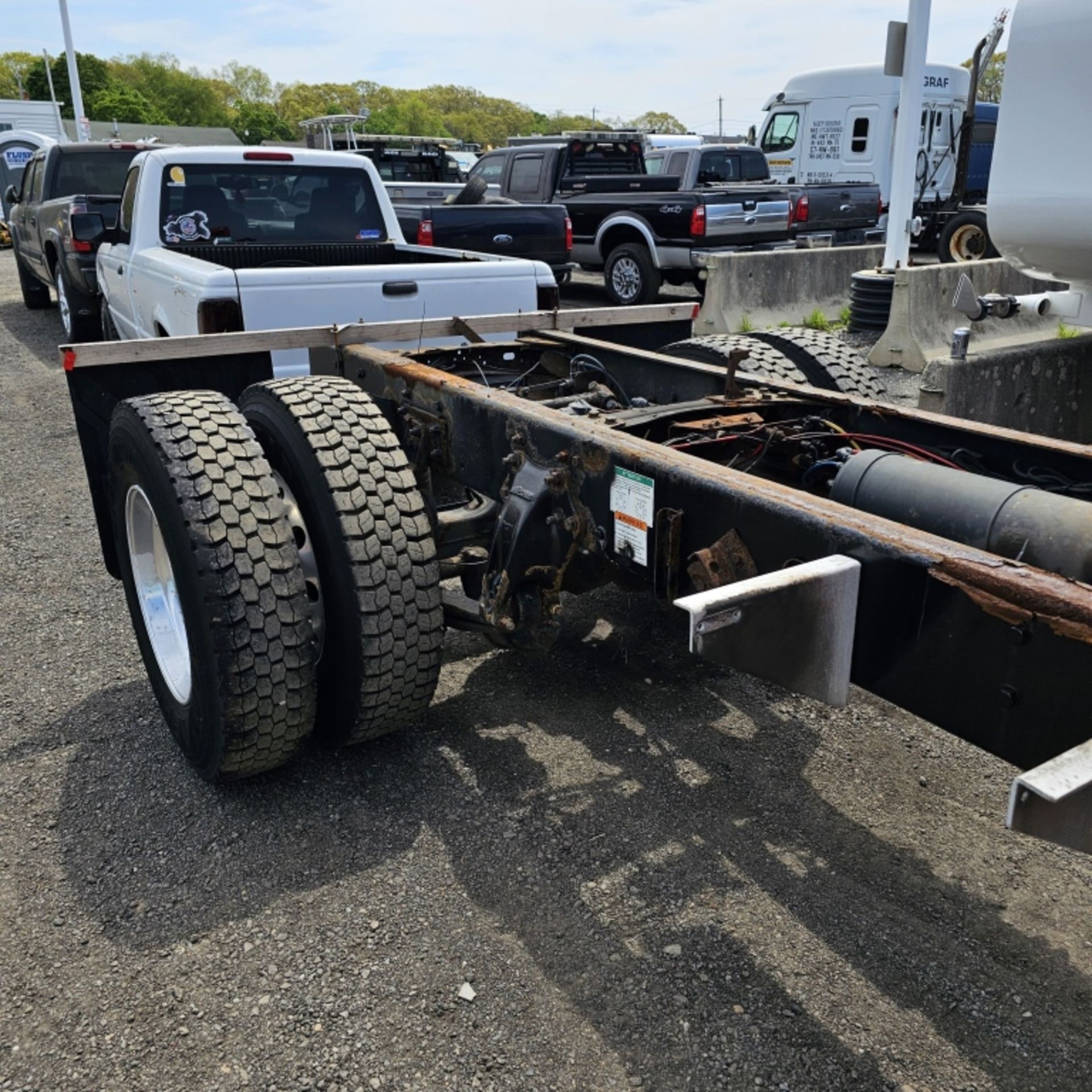 2011 Freightliner Cab And Chassis - Image 6 of 13