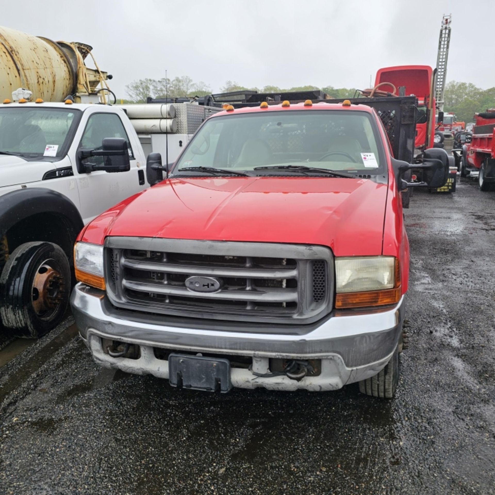 2001 Ford F350 Rack Body - Image 3 of 8