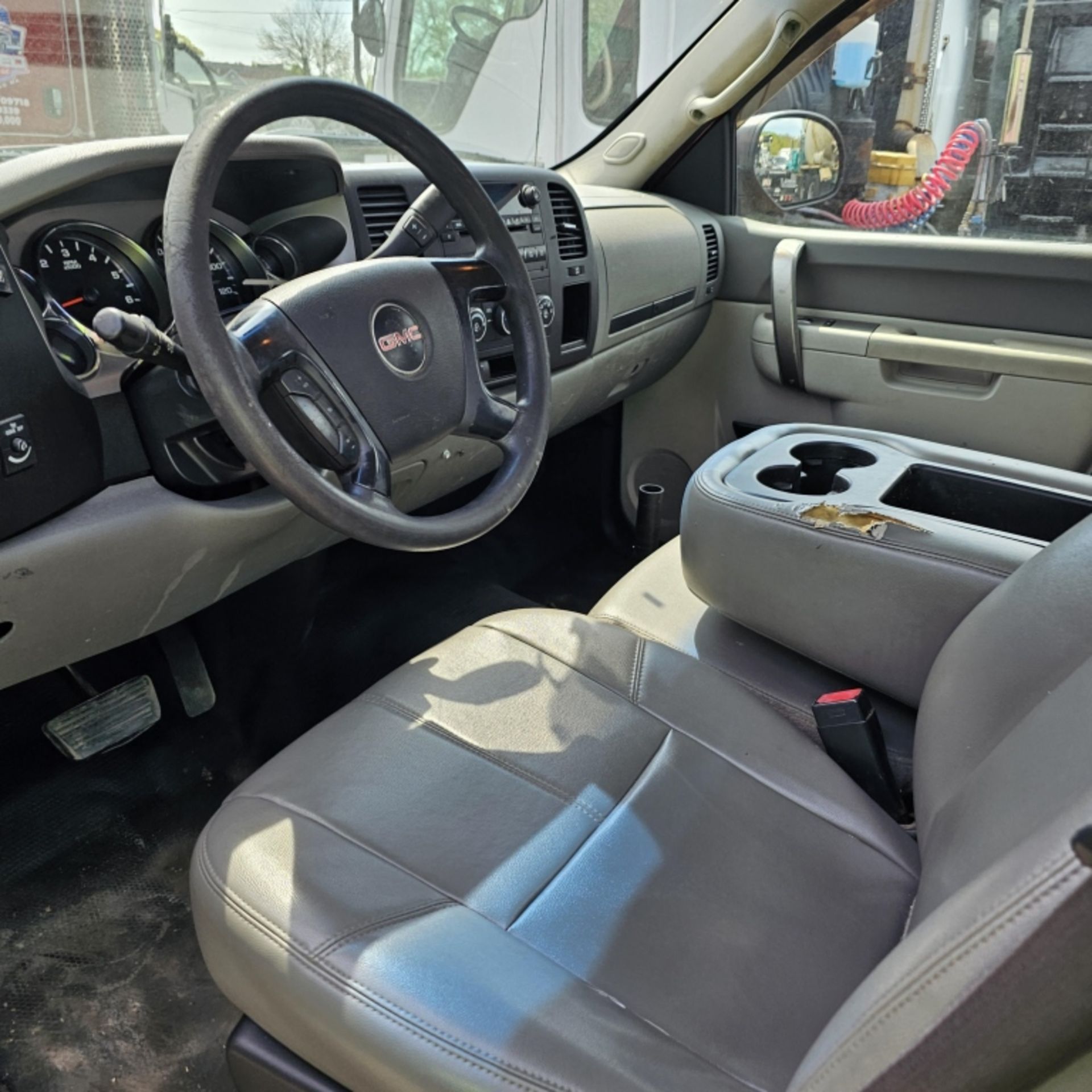 2012 Gmc Service Truck - Image 7 of 9