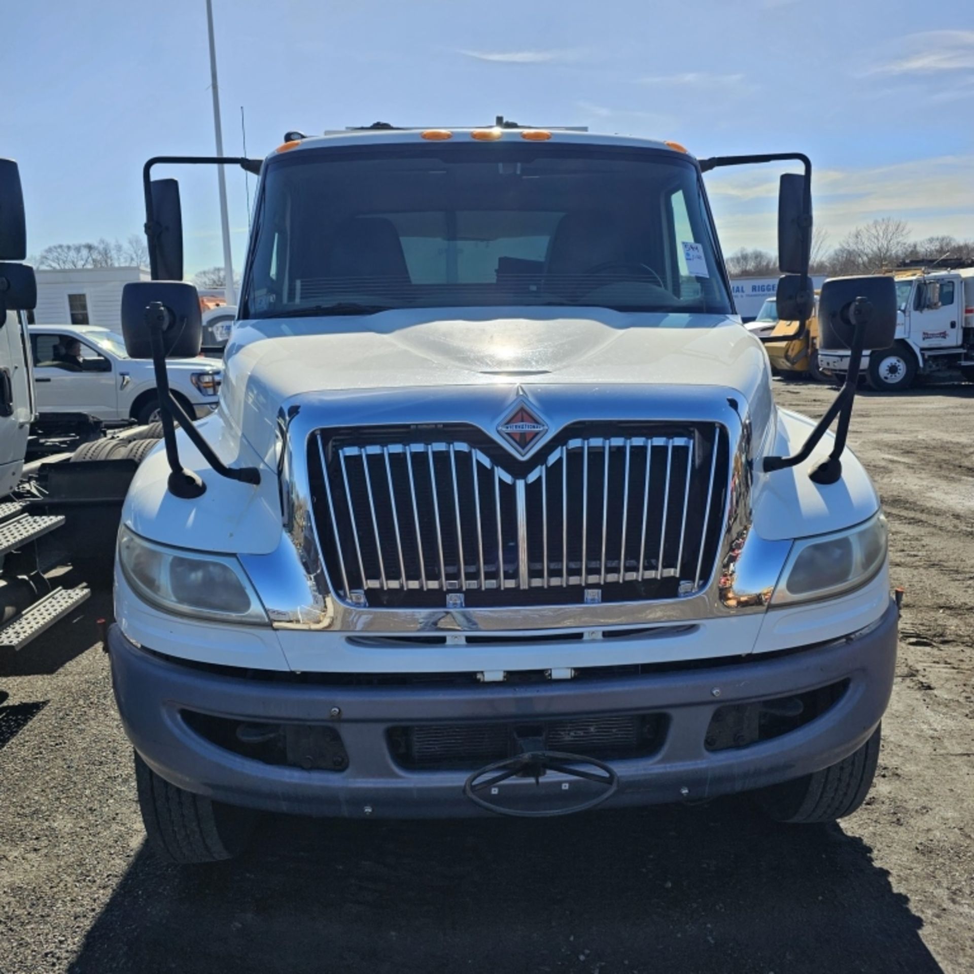 2011 International 4400 Utility Truck - Image 3 of 13