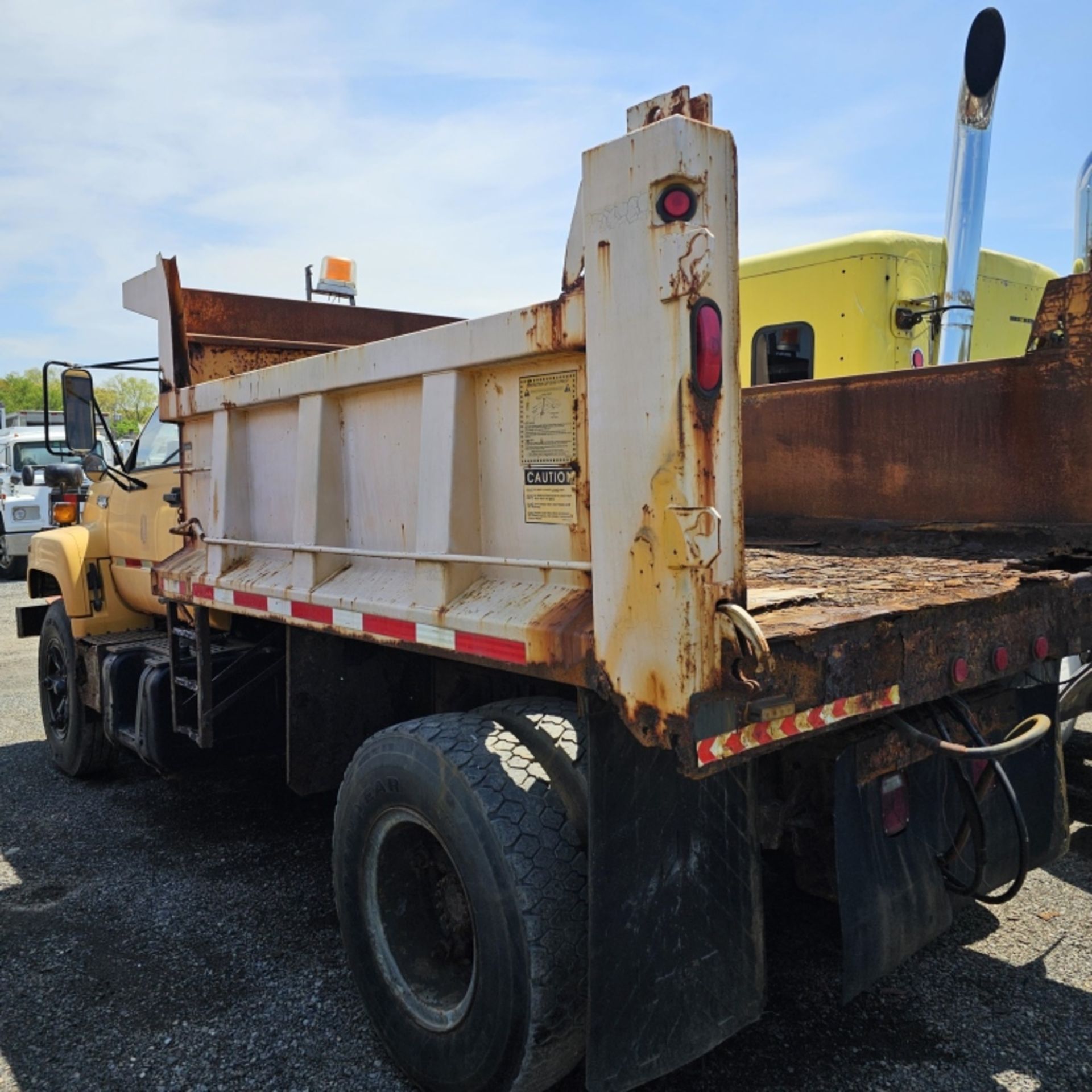 1995 Chevy Kodiak Dump Truck - Image 5 of 10