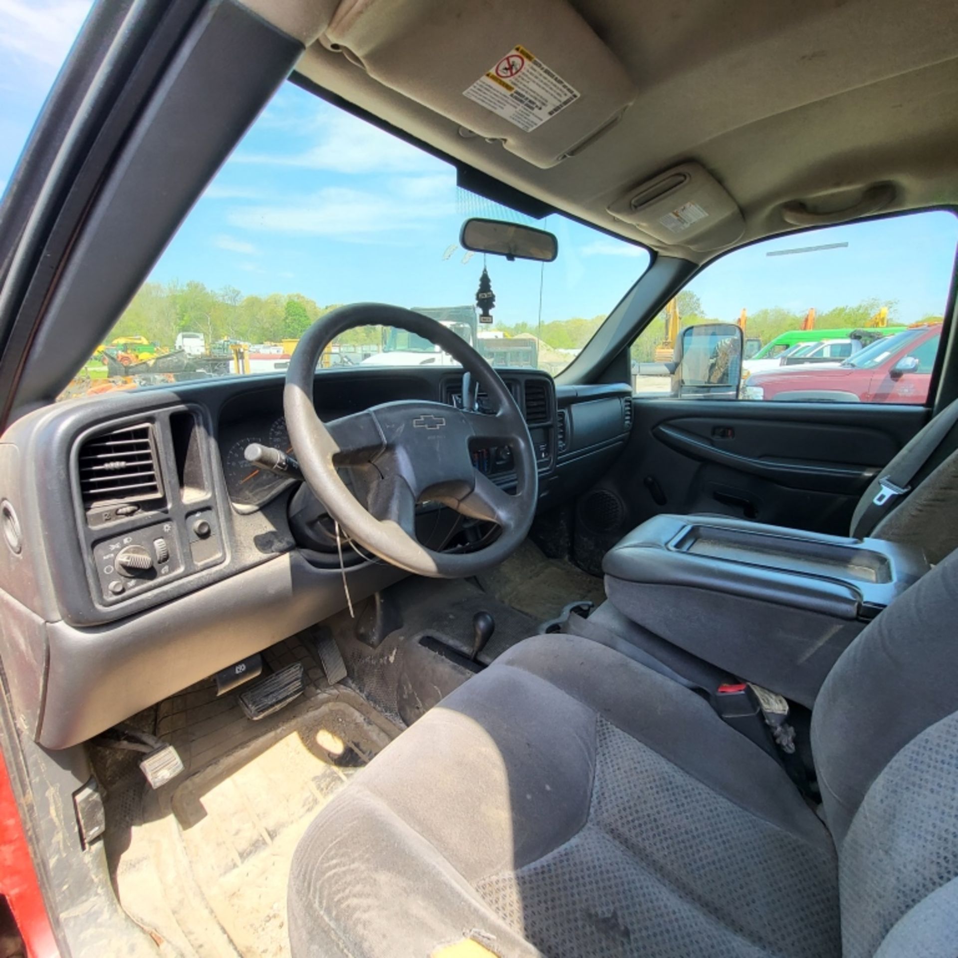 2007 Chevy Silverado pickup - Image 11 of 12