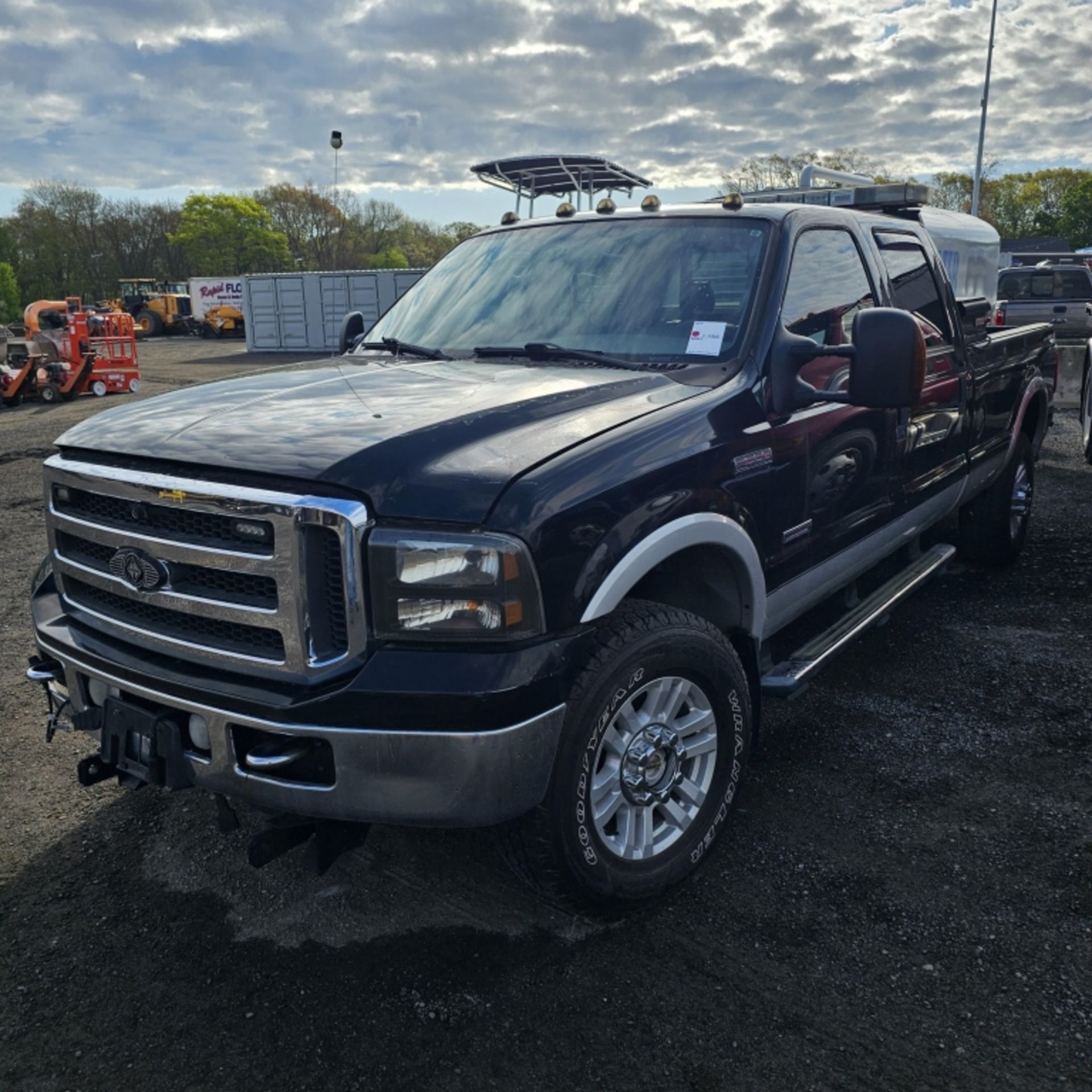 2005 Ford F350 Pickup - Image 2 of 8
