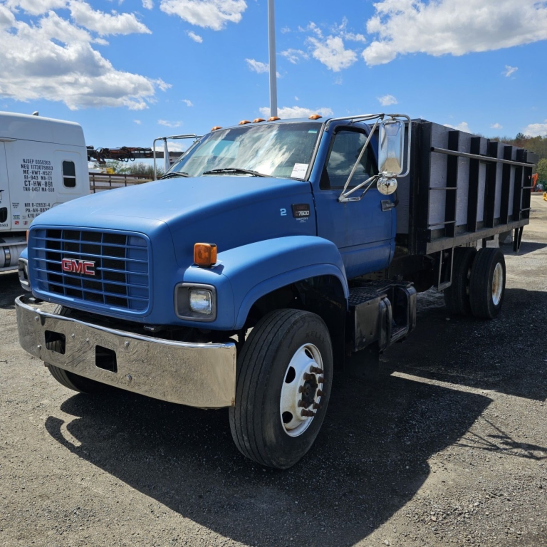 2002 Gmc C7500 Rack Body - Image 2 of 13