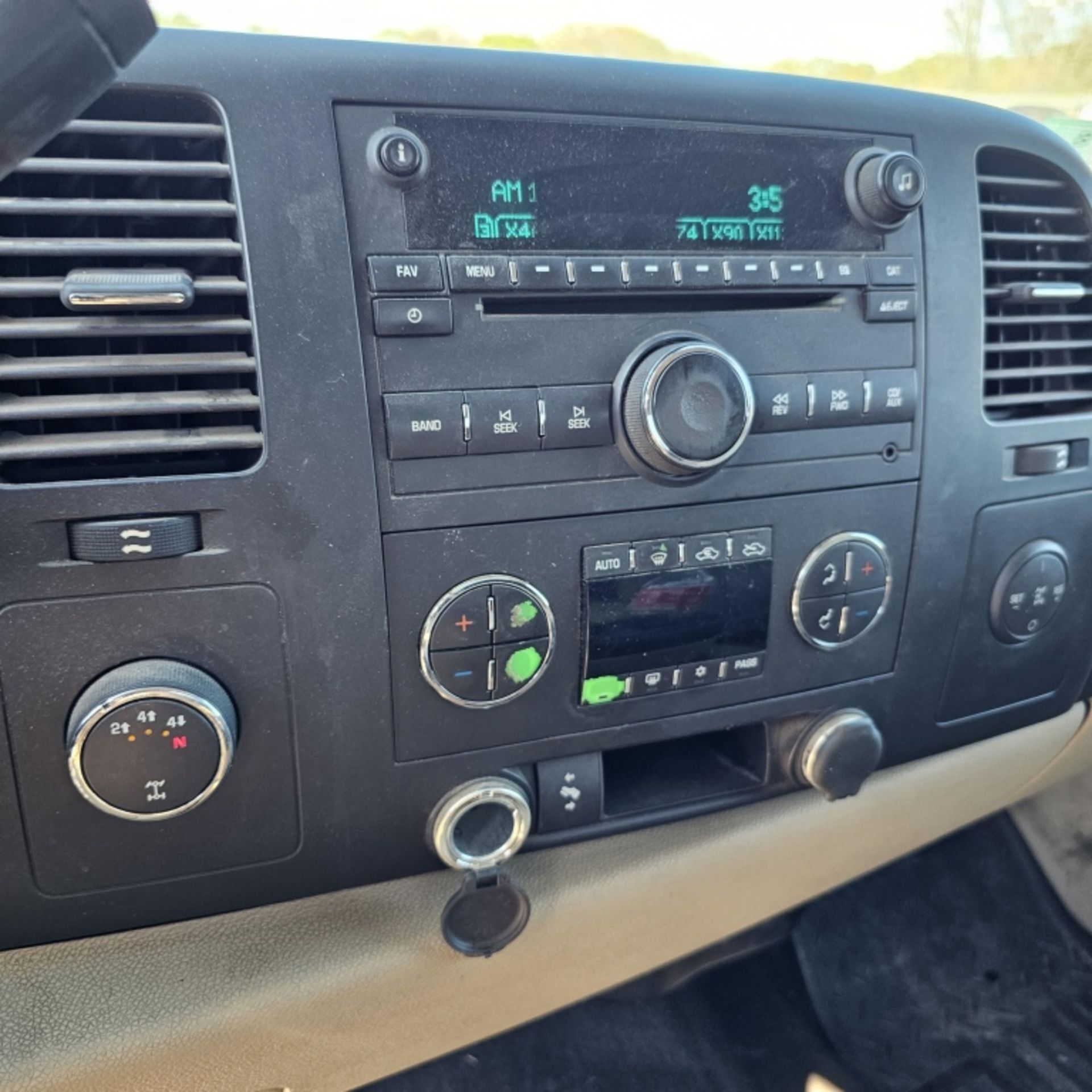 2008 Chevy Service Truck - Image 11 of 12