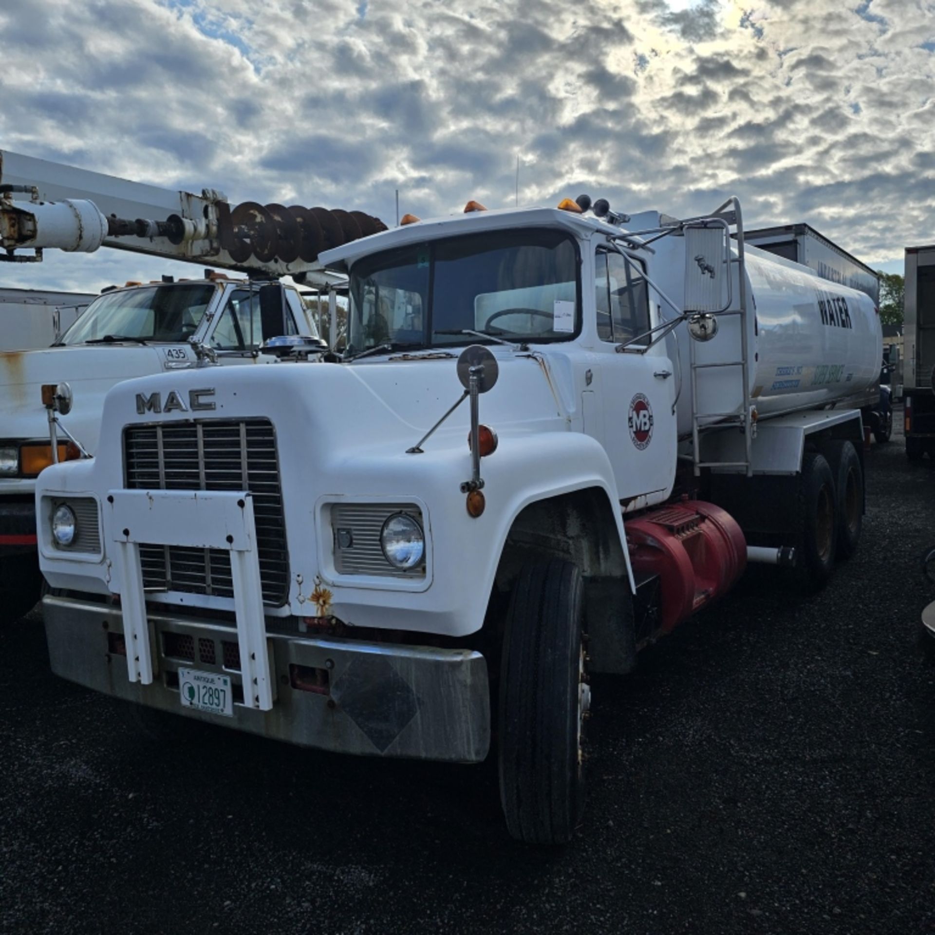 1985 Mack R688st Water Truck - Image 2 of 12