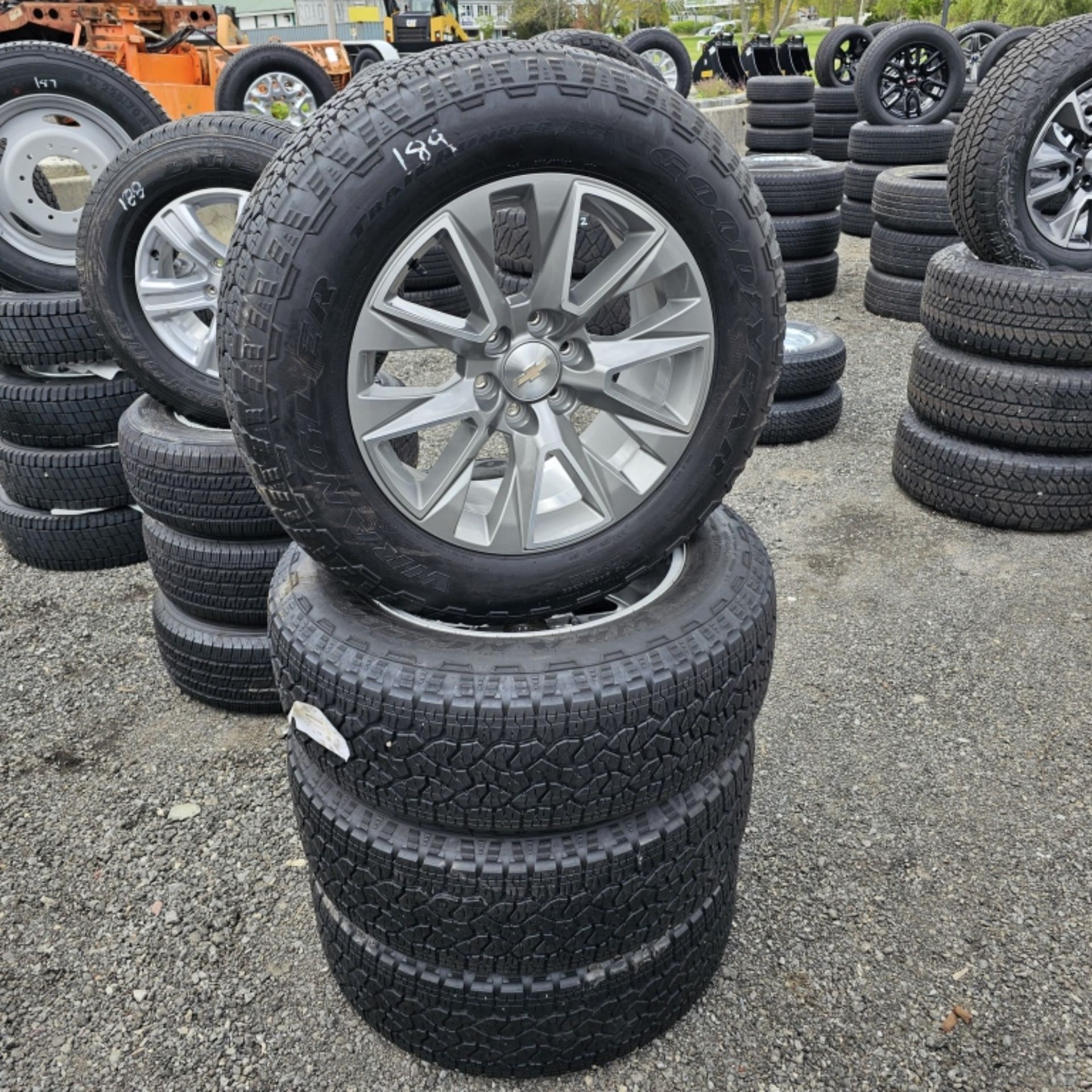 4x Goodyear 275 60 20 Tires On Chevy Rims