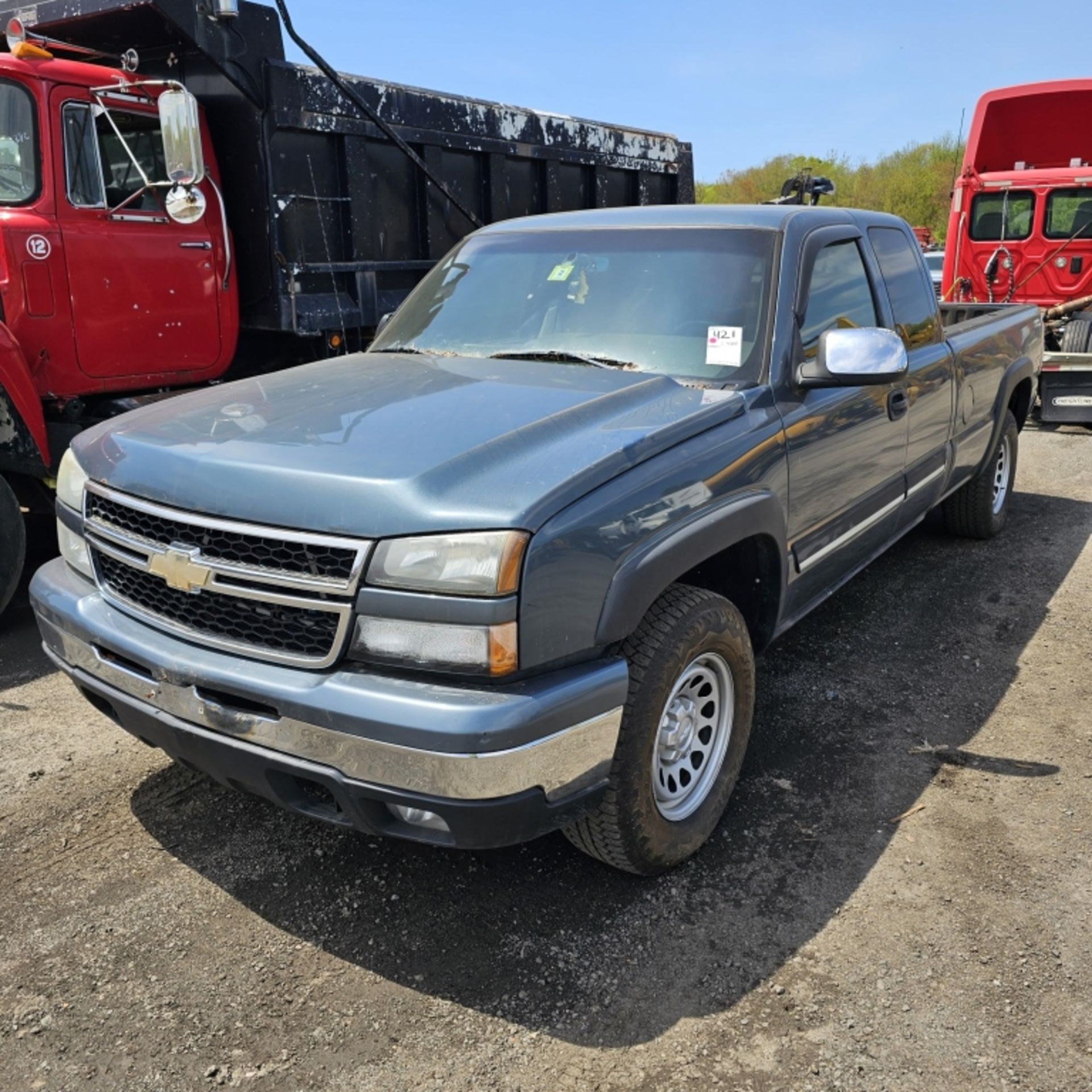 2006 Chevy Silverado - Image 2 of 6