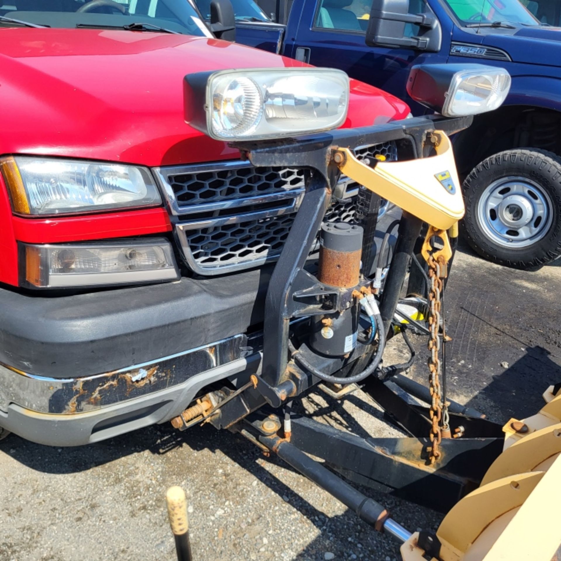 2005 Chevy Silverado Pickup W/plow - Image 6 of 20