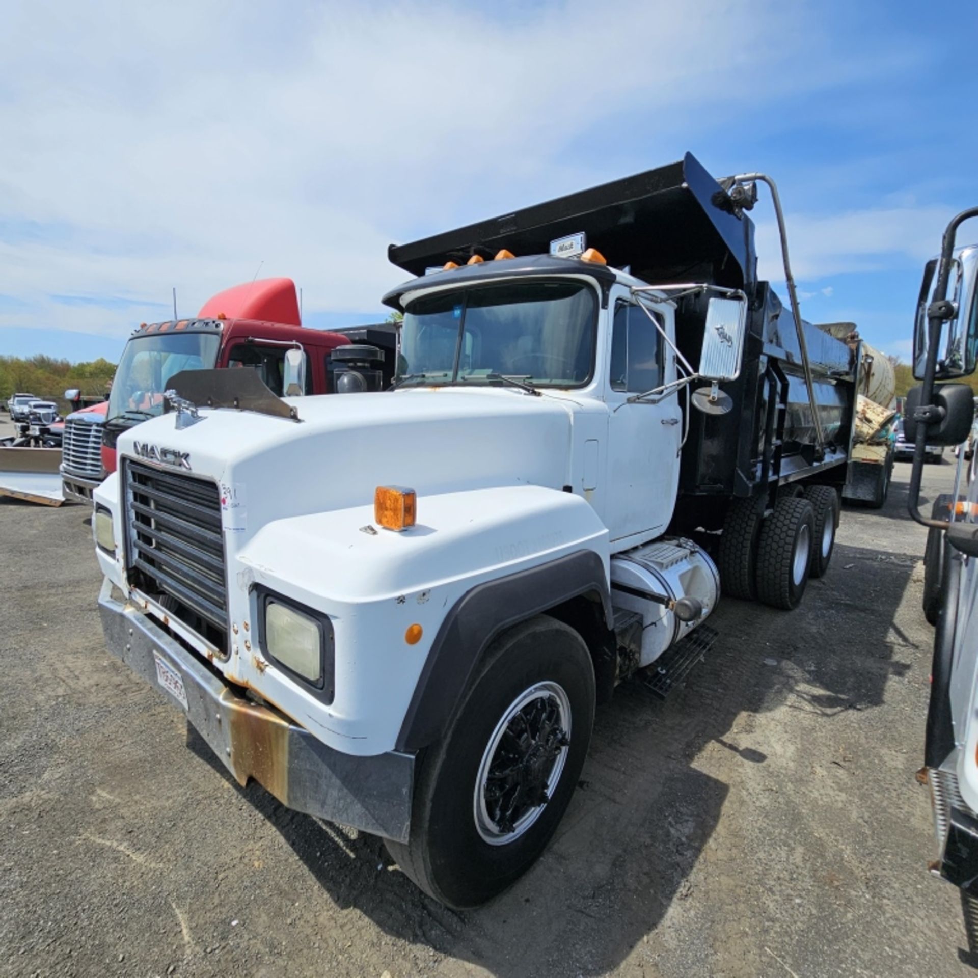 1993 Mack Rd688s Dump Truck - Image 2 of 15