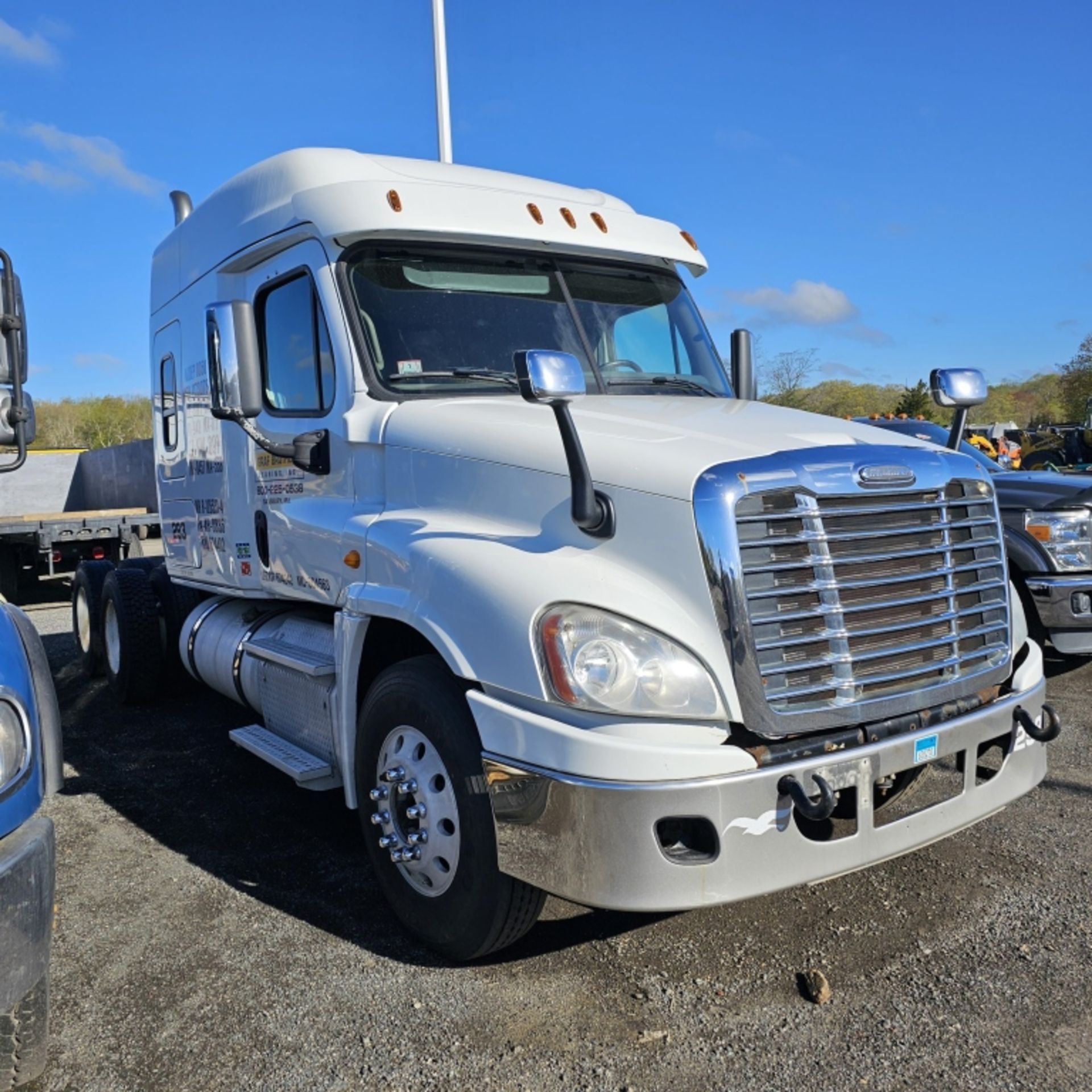 2014 Freightliner Sleeper Cab