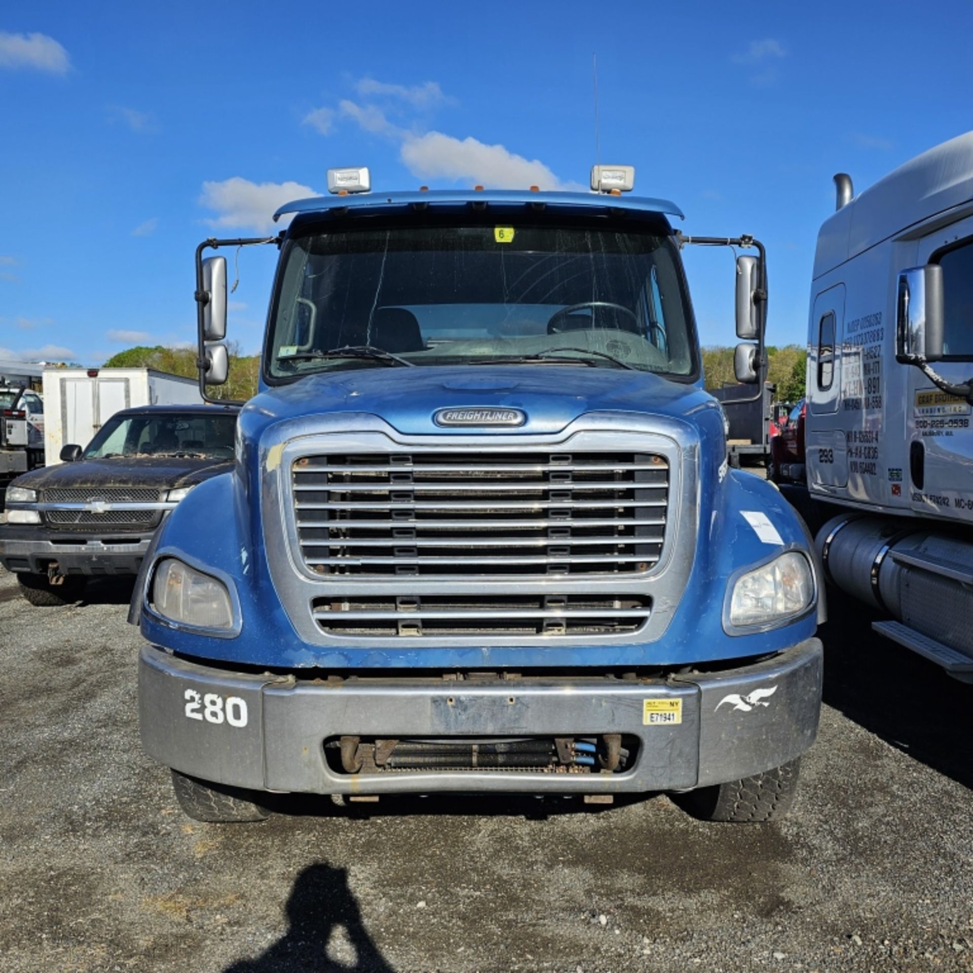 2006 Freightliner Roll Off - Image 3 of 10