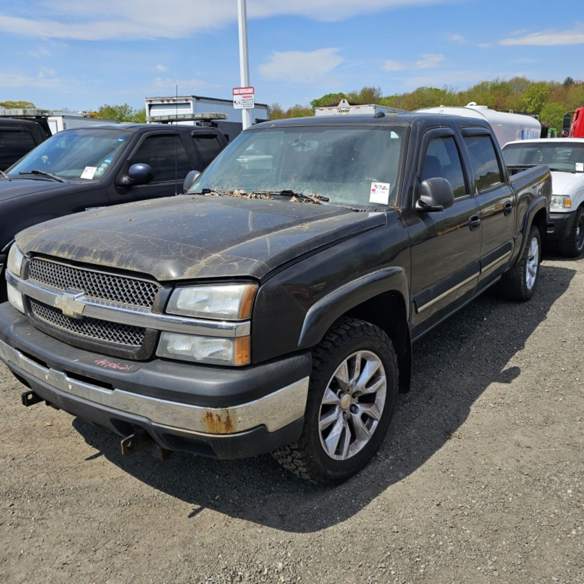 2005 Chevy Pickup - Image 2 of 7