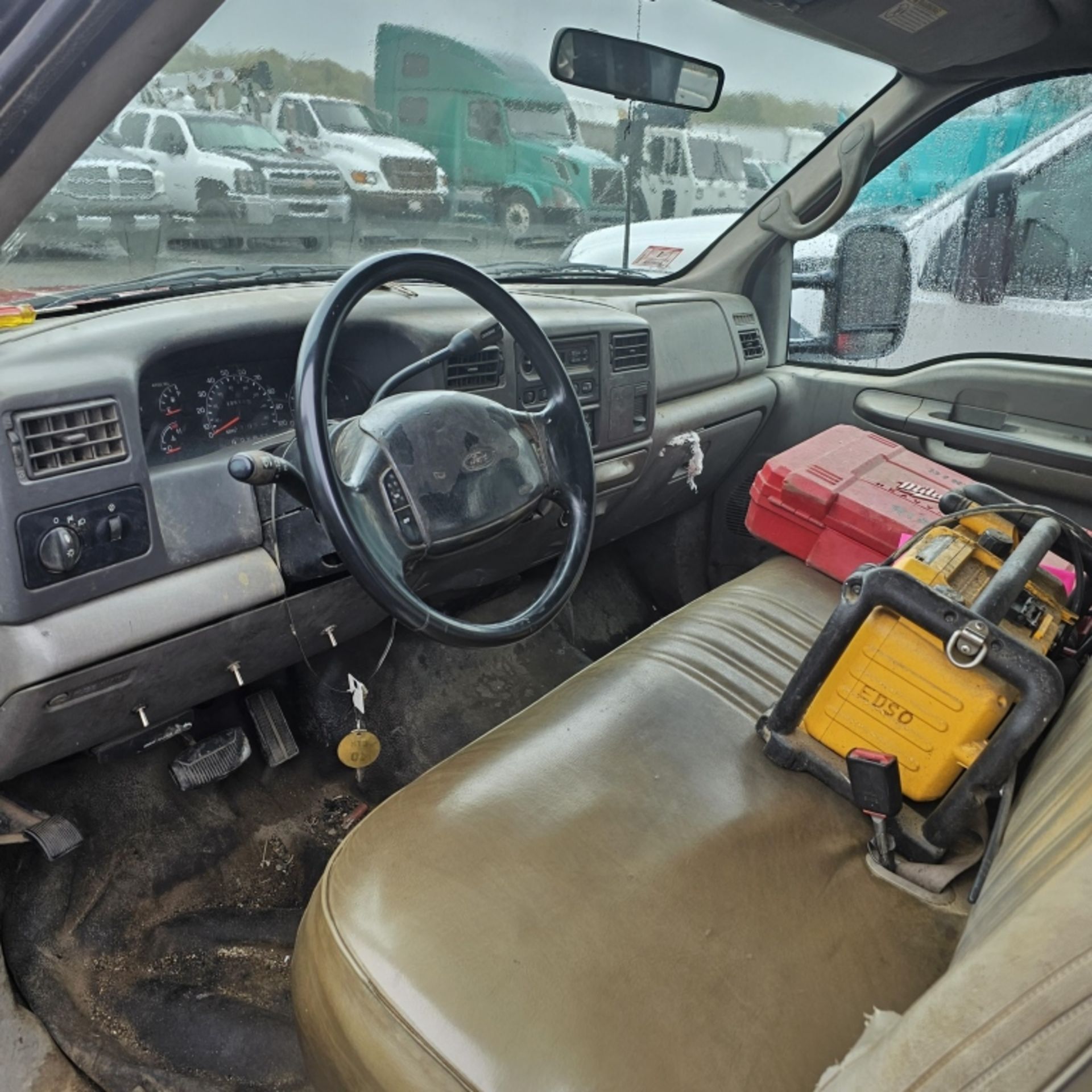 2001 Ford F350 Rack Body - Image 7 of 8
