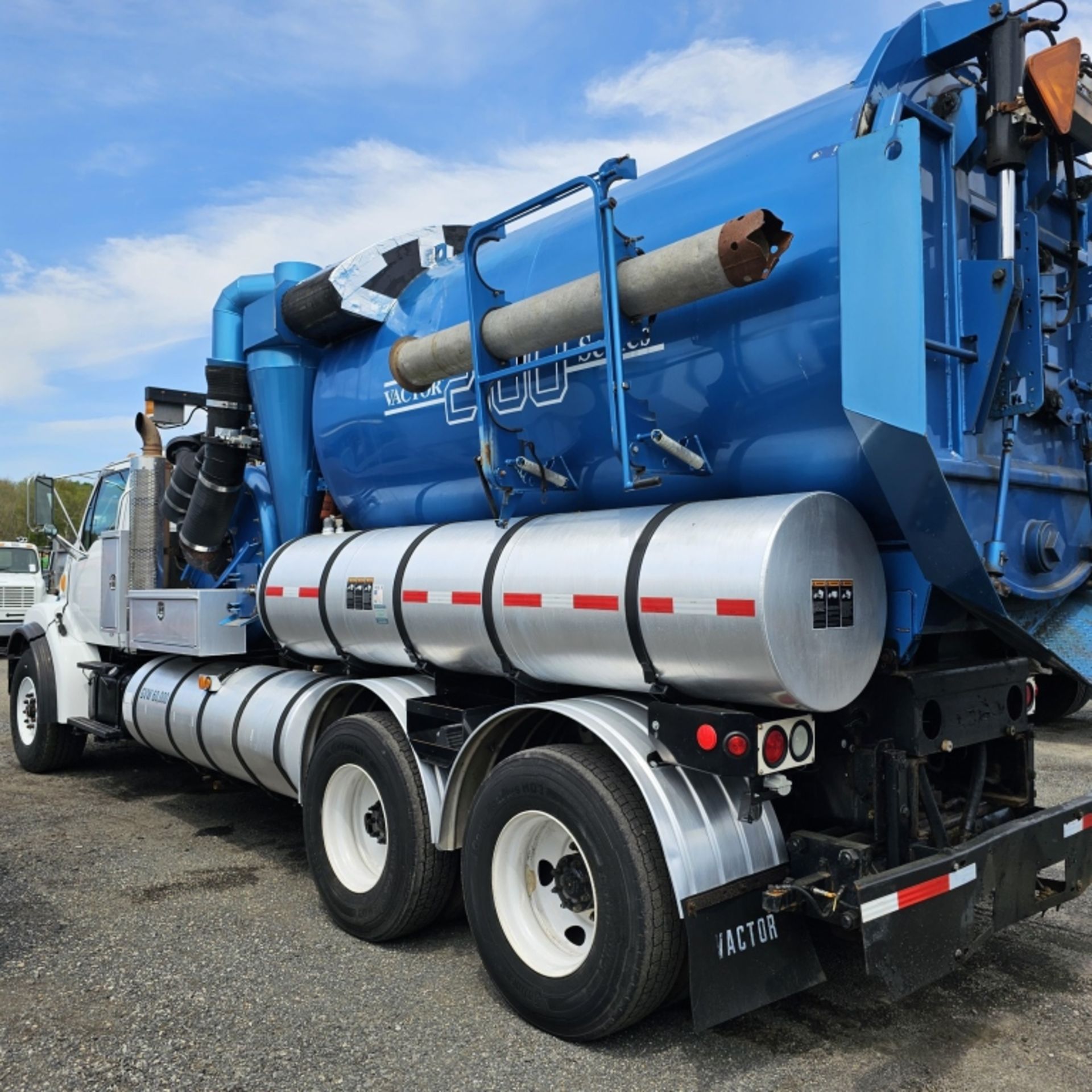 2004 Sterling Vactor Truck - Image 2 of 15