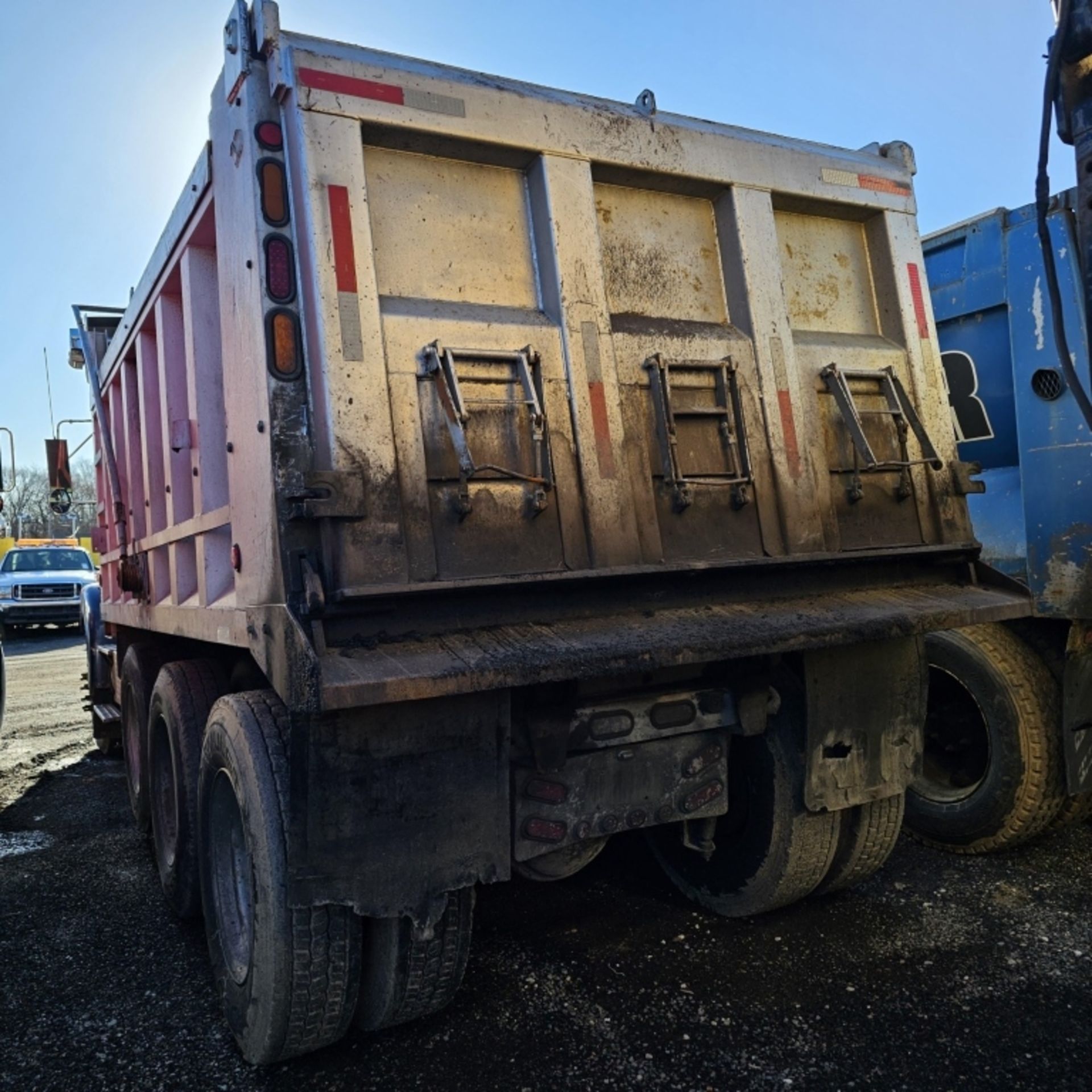 1995 Volvo Triaxle Dump Truck - Image 2 of 12