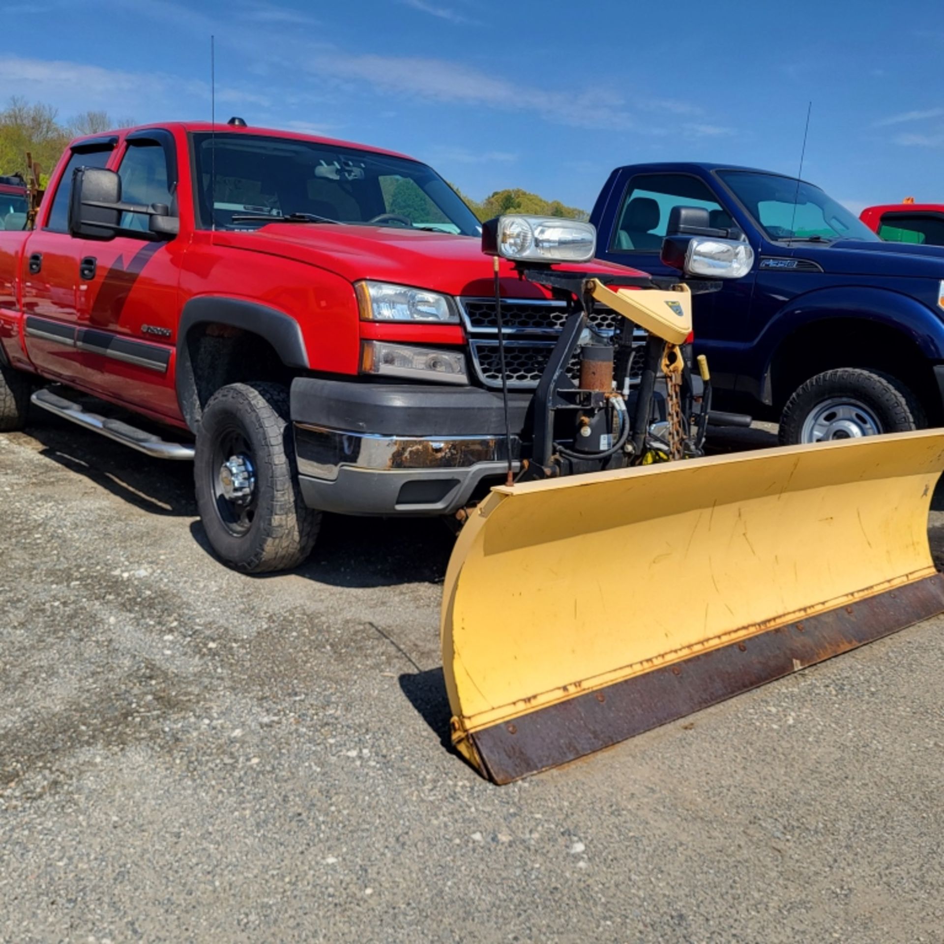 2005 Chevy Silverado Pickup W/plow - Image 4 of 20