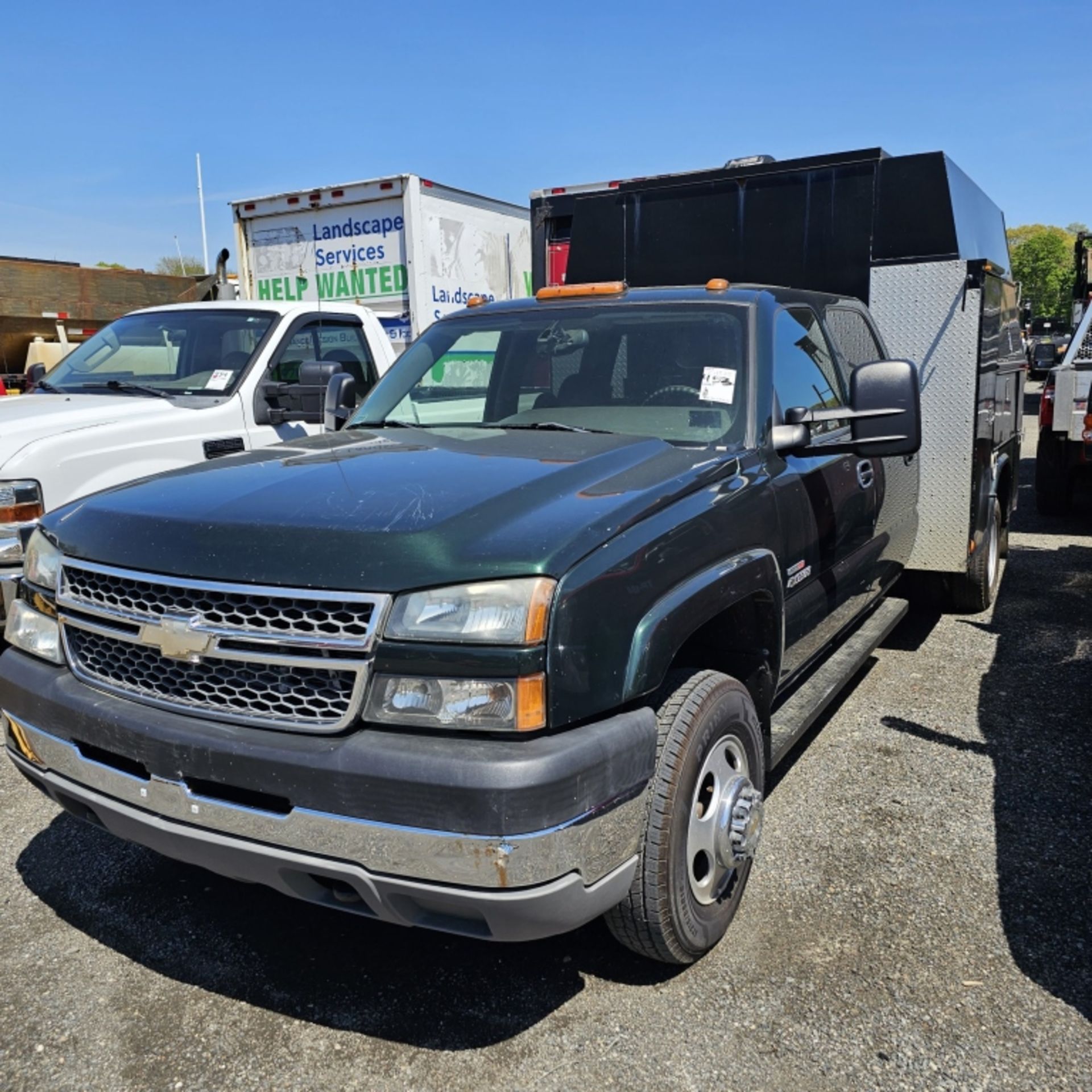 2005 Chevy 3500 Utility Truck - Image 2 of 8