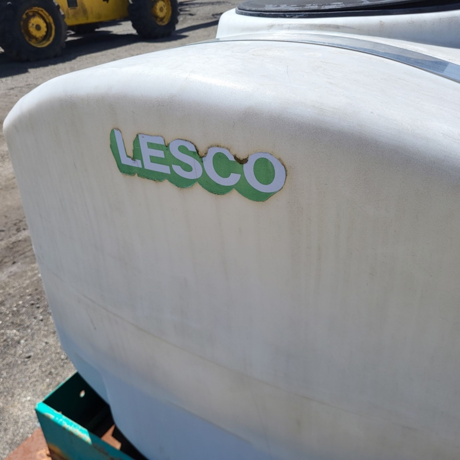Lesco tank with pump and hose reel - Image 2 of 2