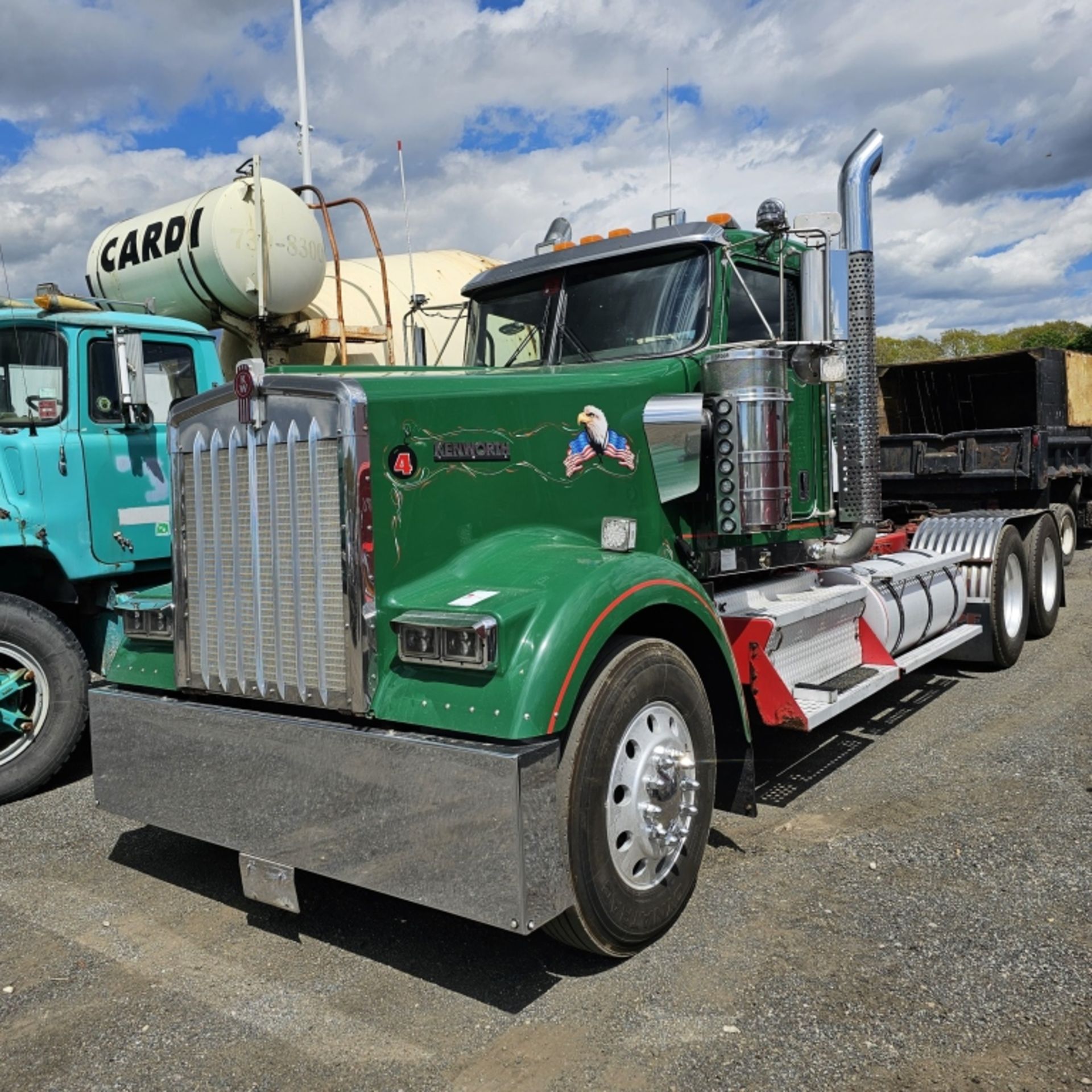 2006 Kenworth W900 Tractor - Image 2 of 14