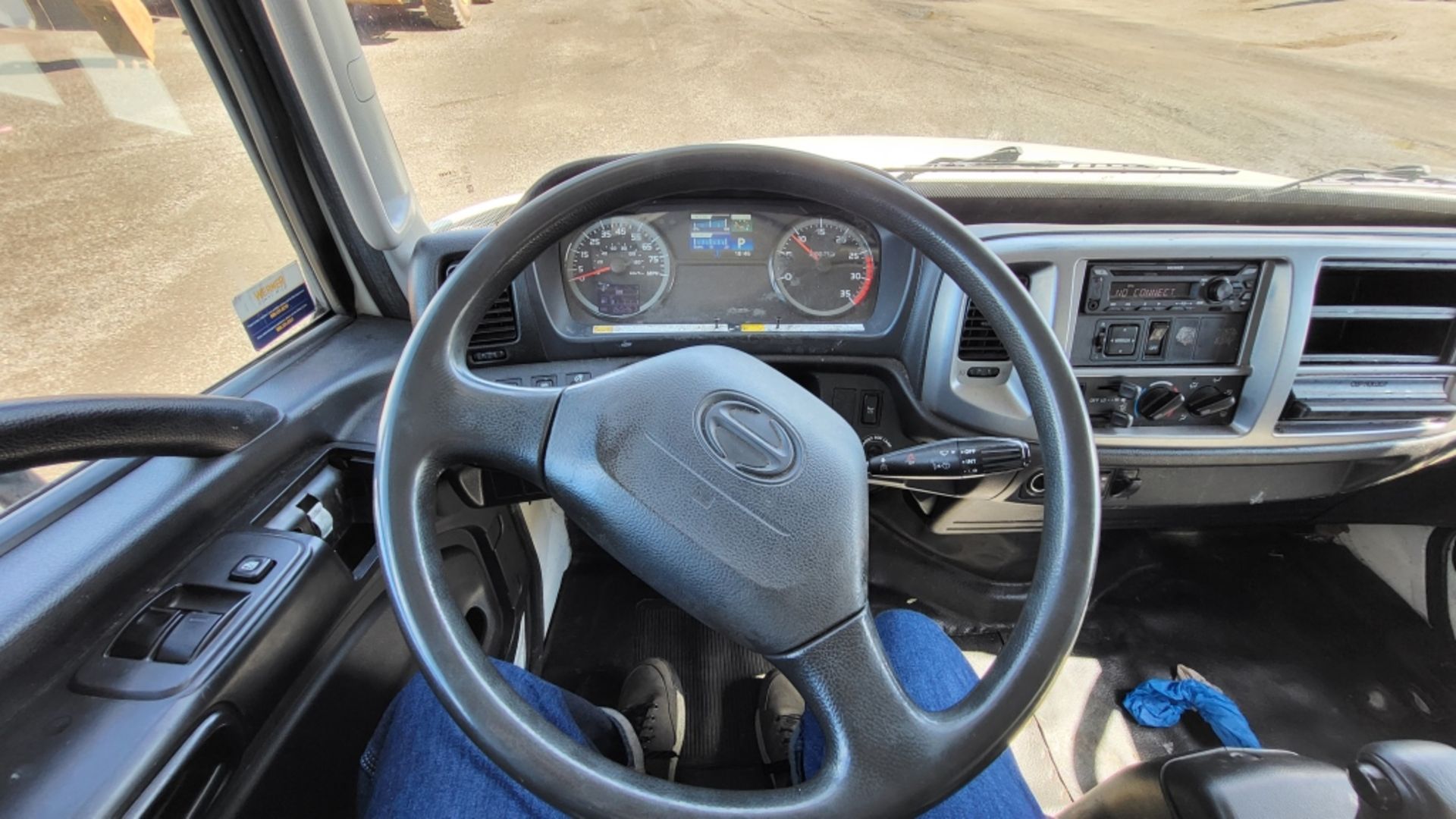 2018 Hino Single Cab Truck - Image 18 of 20