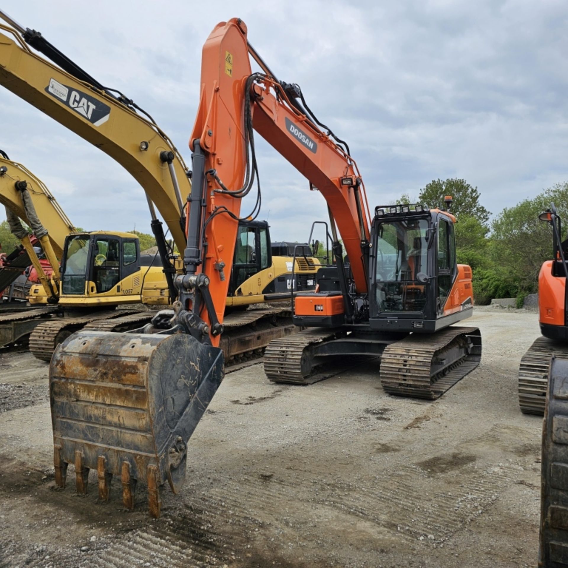 2020 Doosan Dx140lc-5 Excavator - Image 2 of 13