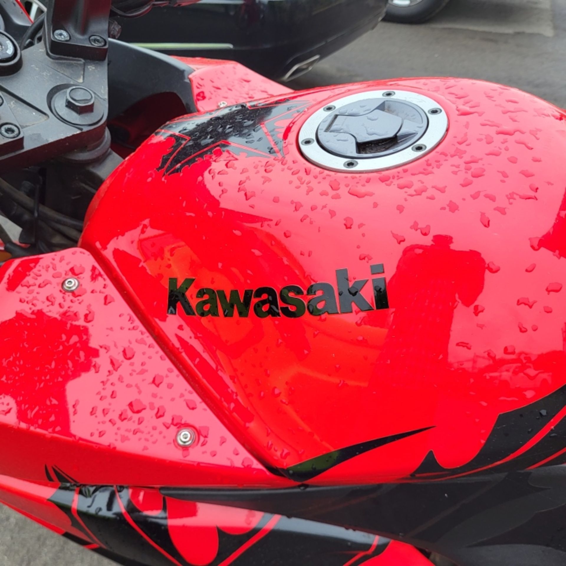 2010 Kawasaki Ninja 250r Motorcycle - Image 5 of 17