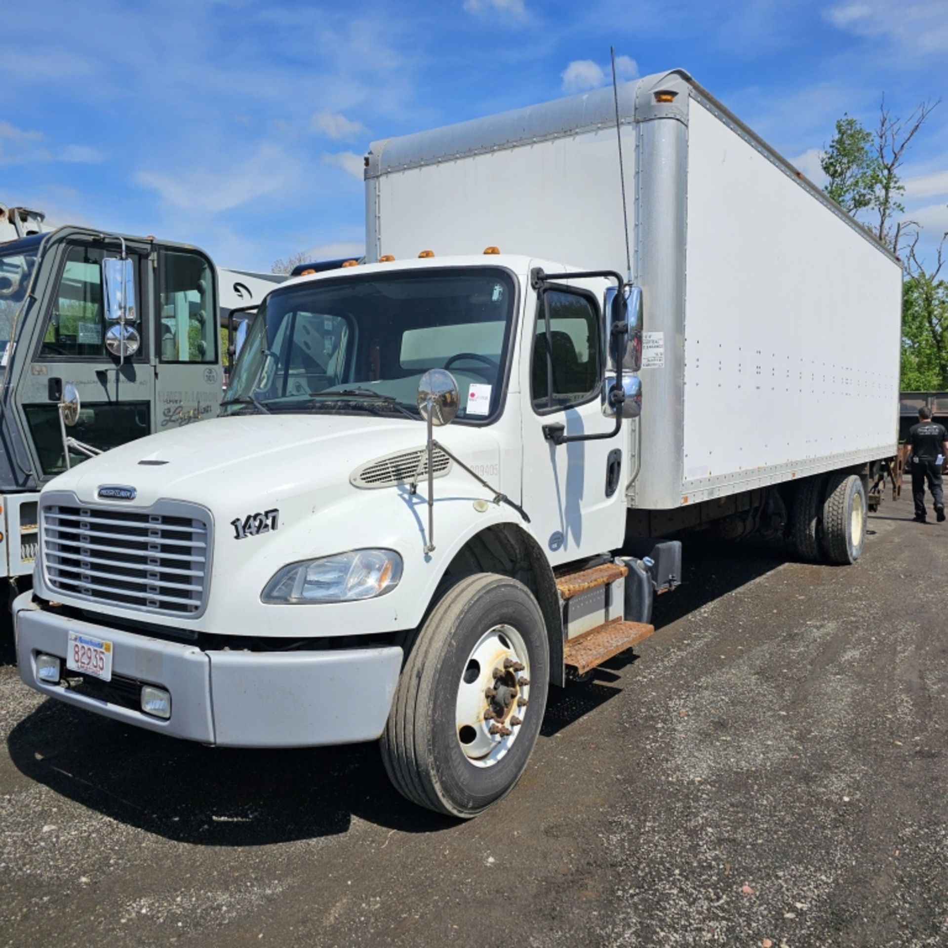 2014 Freightliner Box Truck - Image 2 of 10