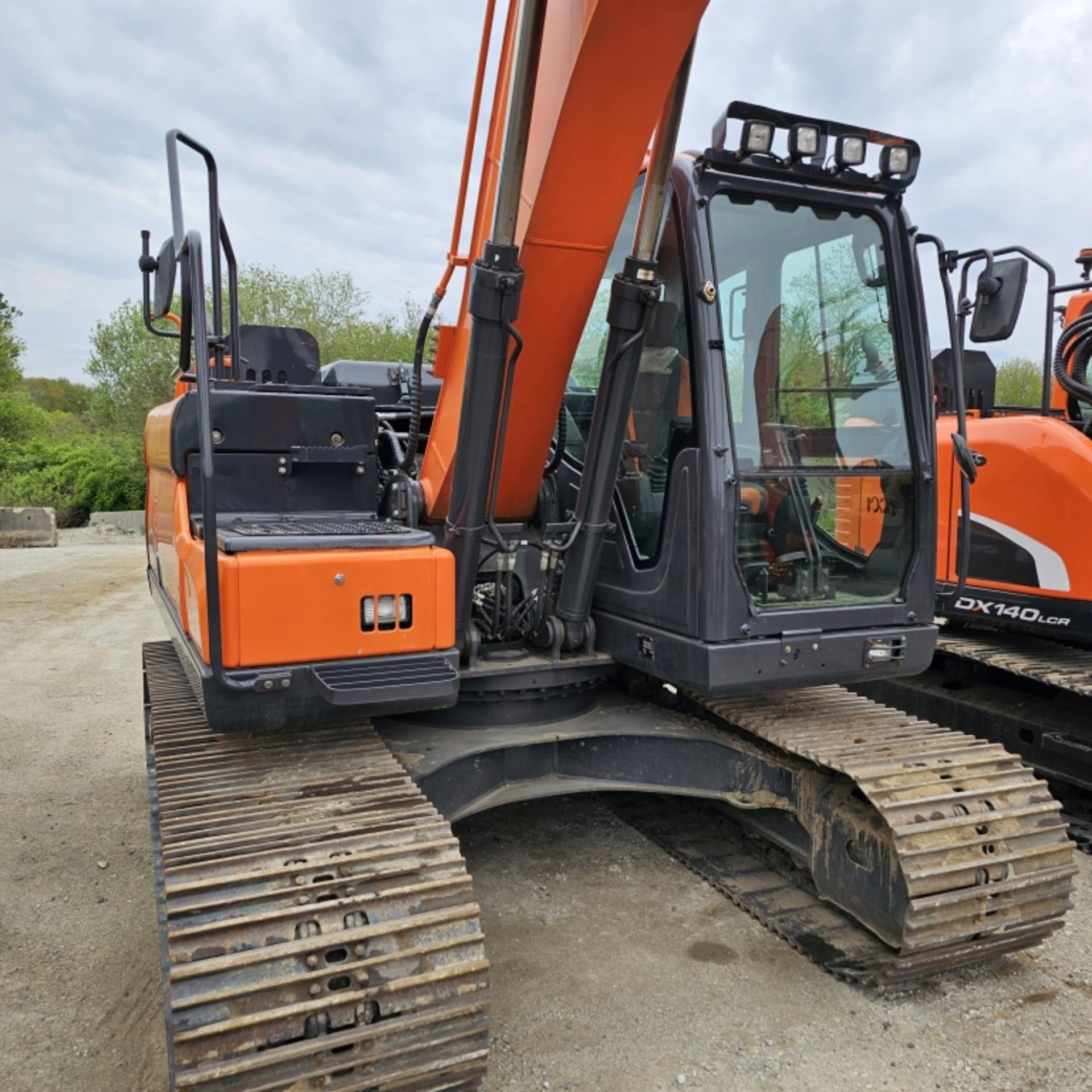 2020 Doosan Dx140lc-5 Excavator - Image 6 of 13