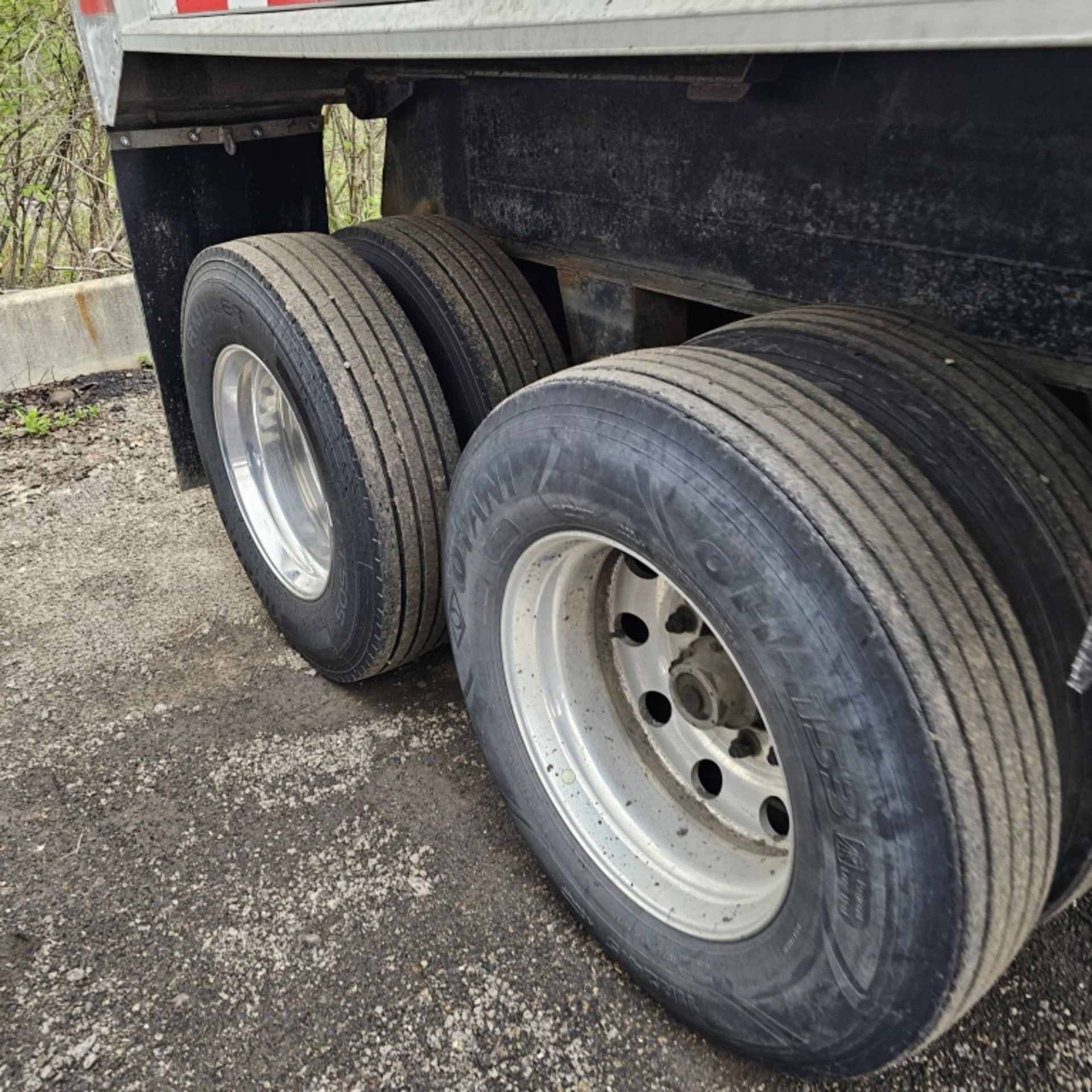 2005 East Genysis Dump Trailer - Image 7 of 7