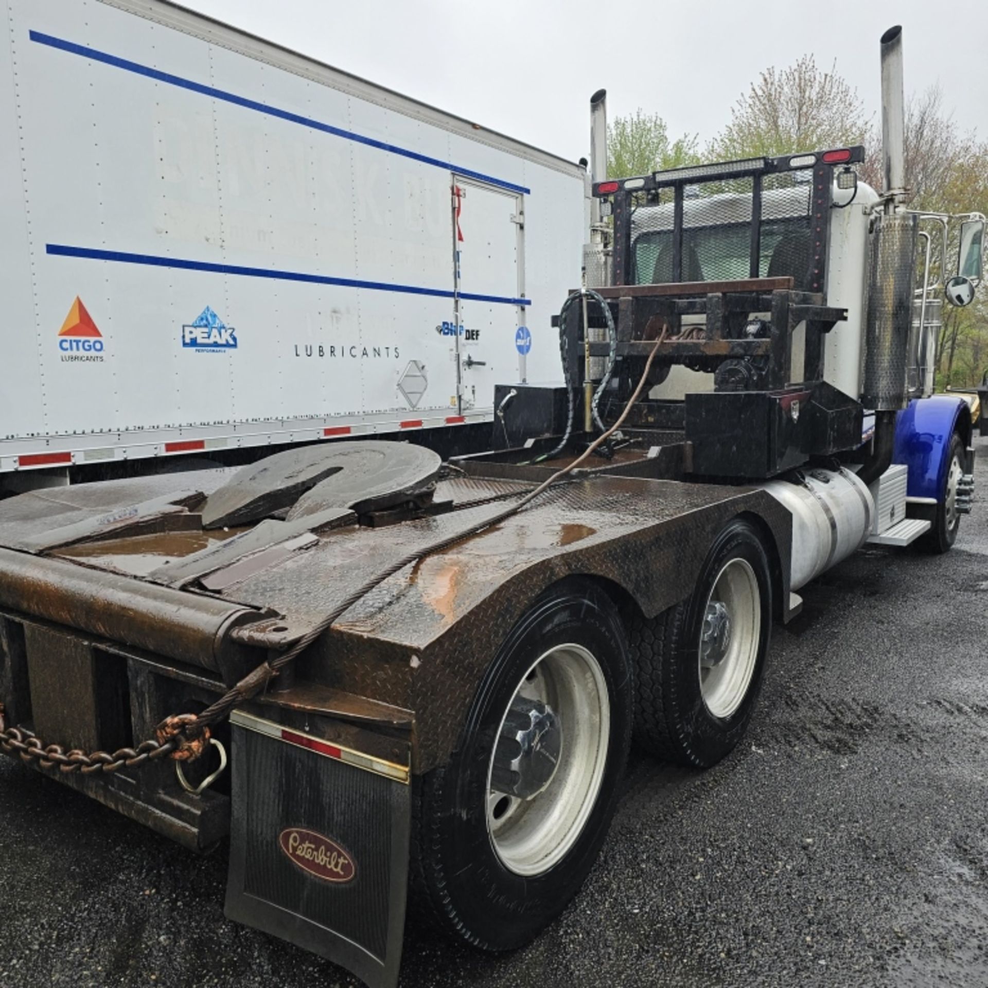 2008 Peterbilt Tractor With Winch - Image 8 of 14