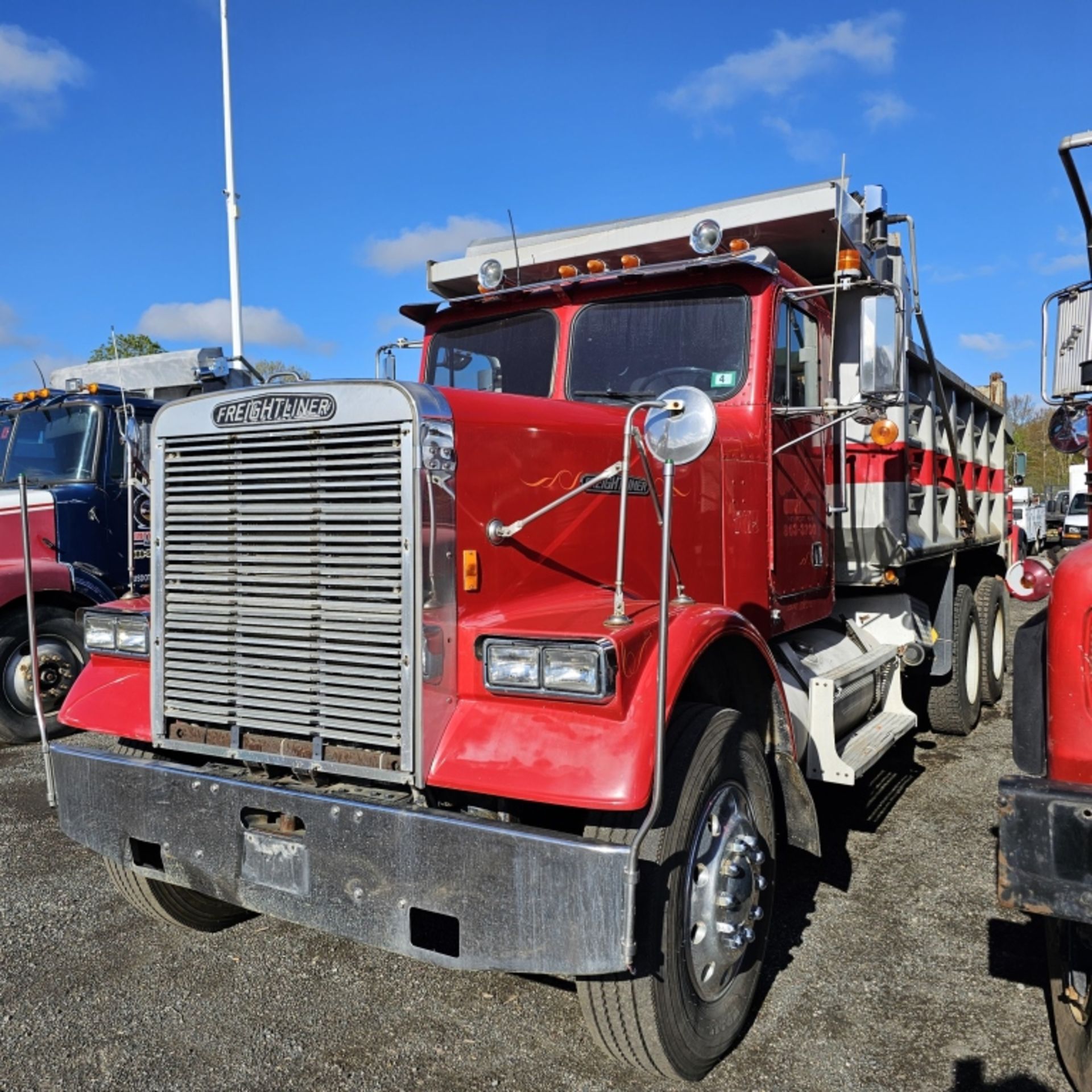 1986 Freightliner Dump Truck - Image 2 of 13