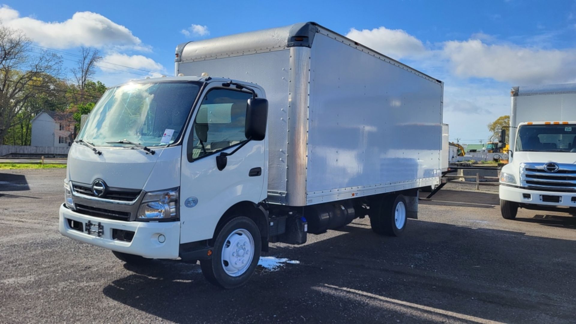 2017 Hino Box Truck - Image 5 of 23