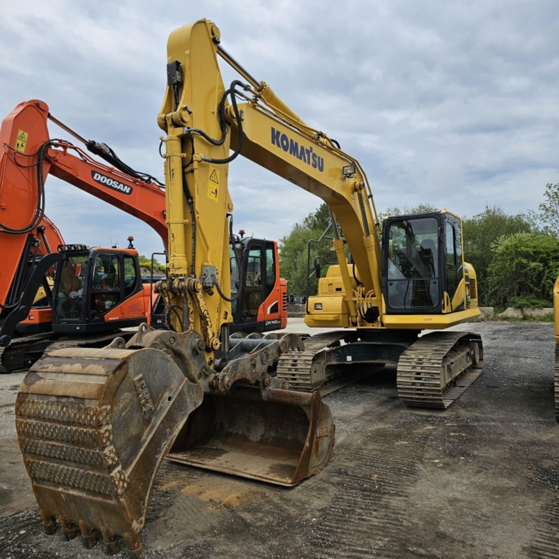 2020 Komatsu Pc170lc-11 Excavator - Image 2 of 16