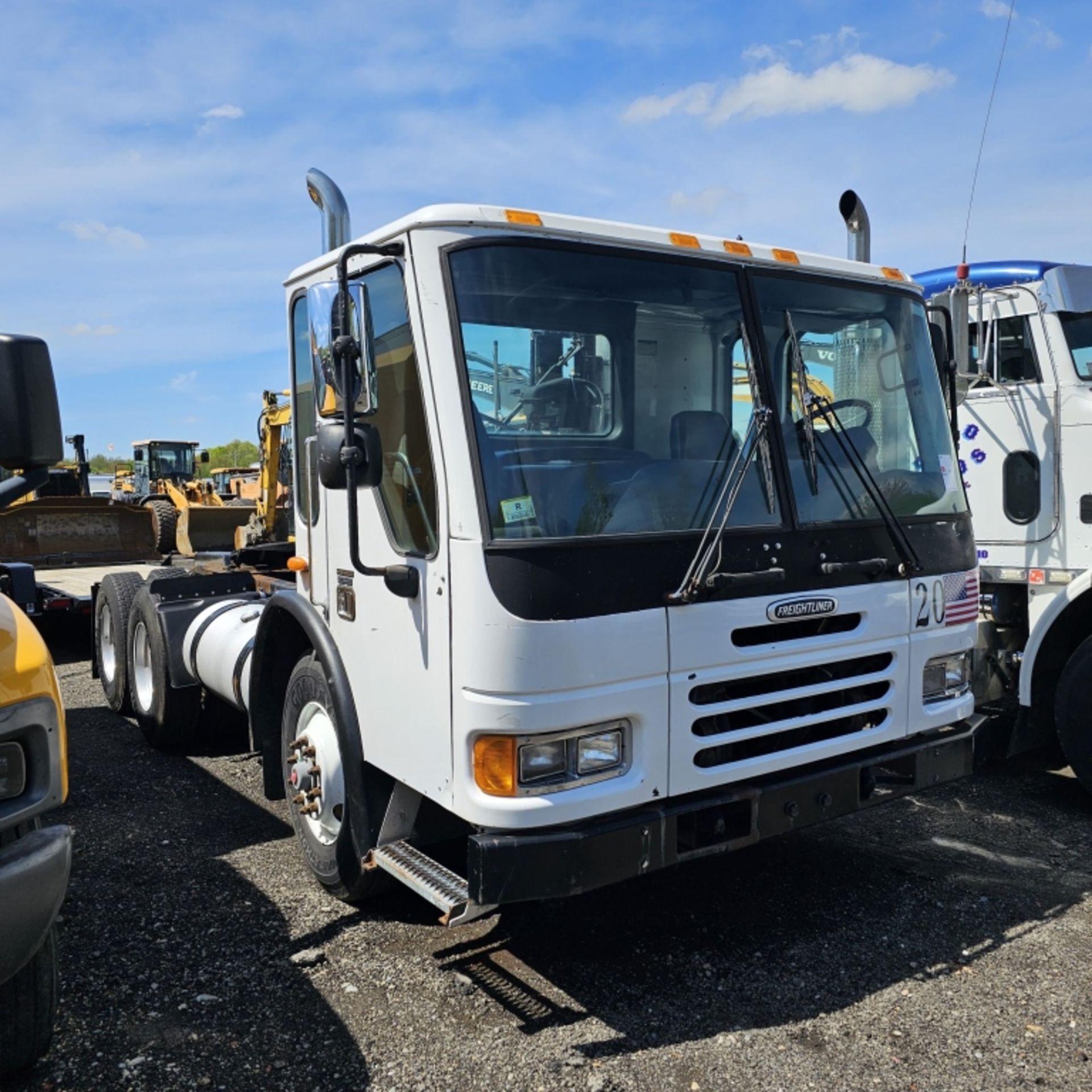 2001 Freightliner Condor Tractor