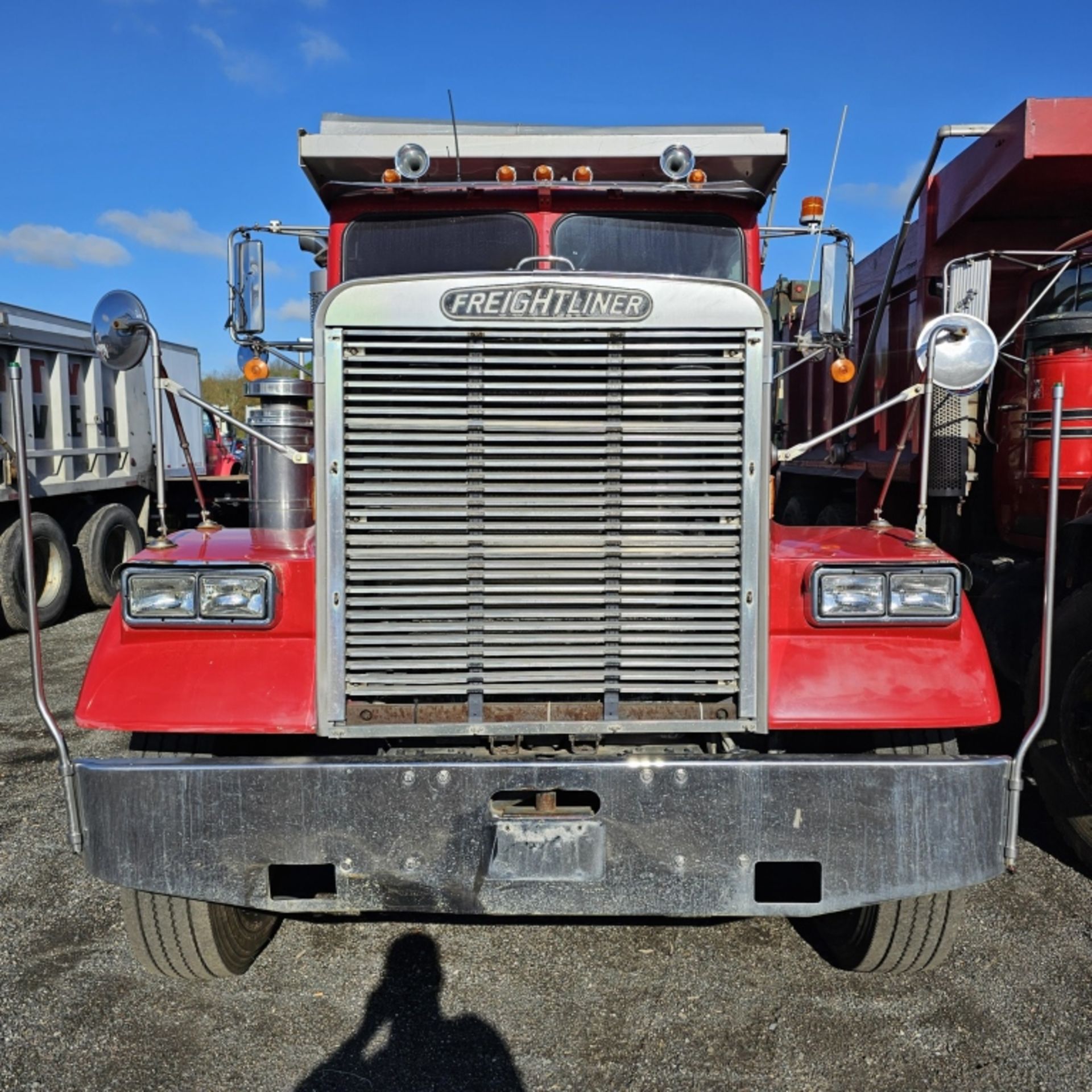 1986 Freightliner Dump Truck - Image 3 of 13