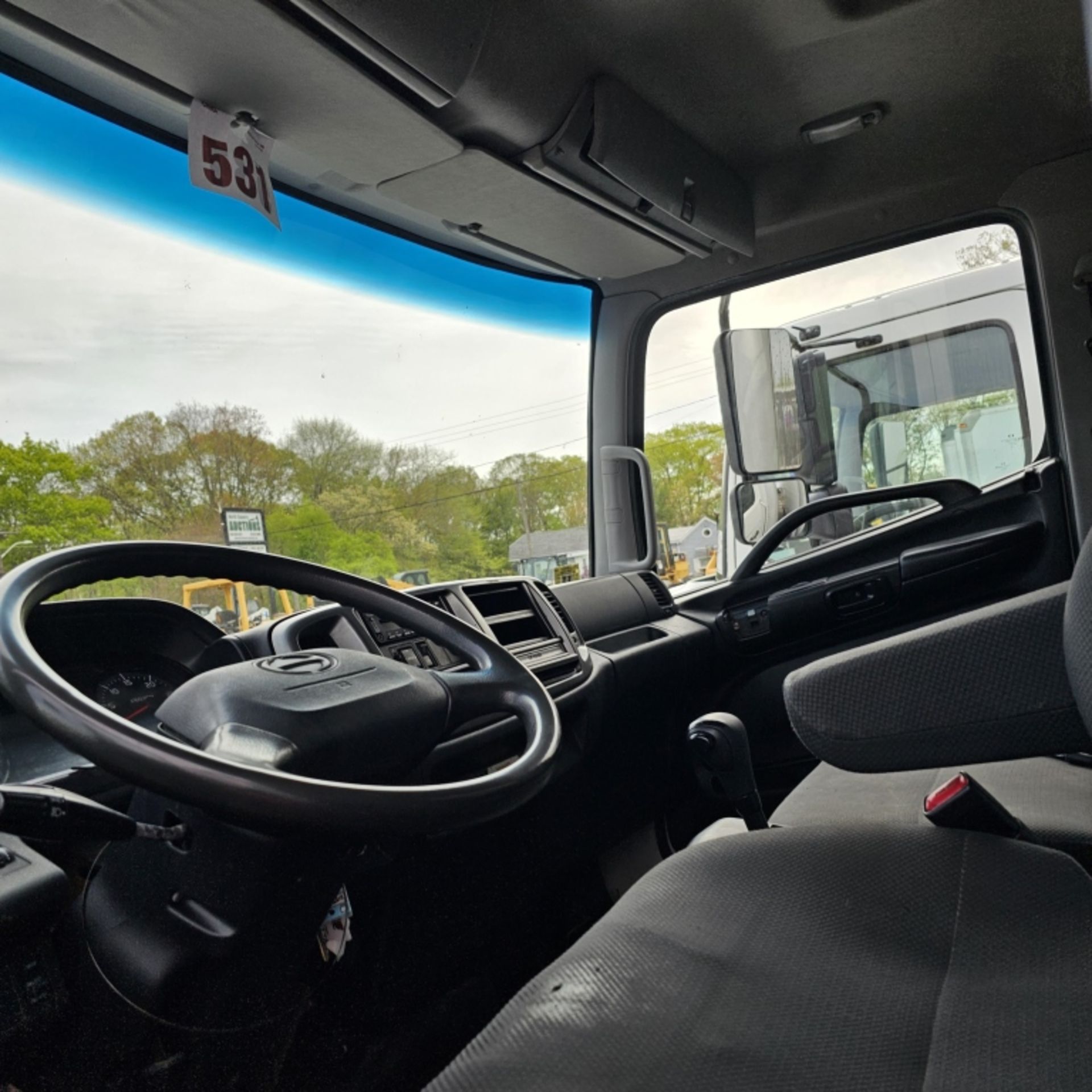 2019 Hino 268 Box Truck - Image 6 of 9