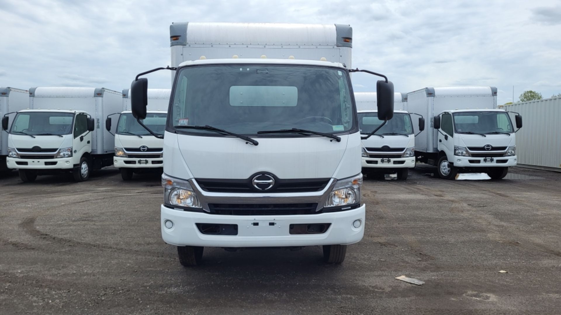 2018 Hino Box Truck - Image 3 of 20