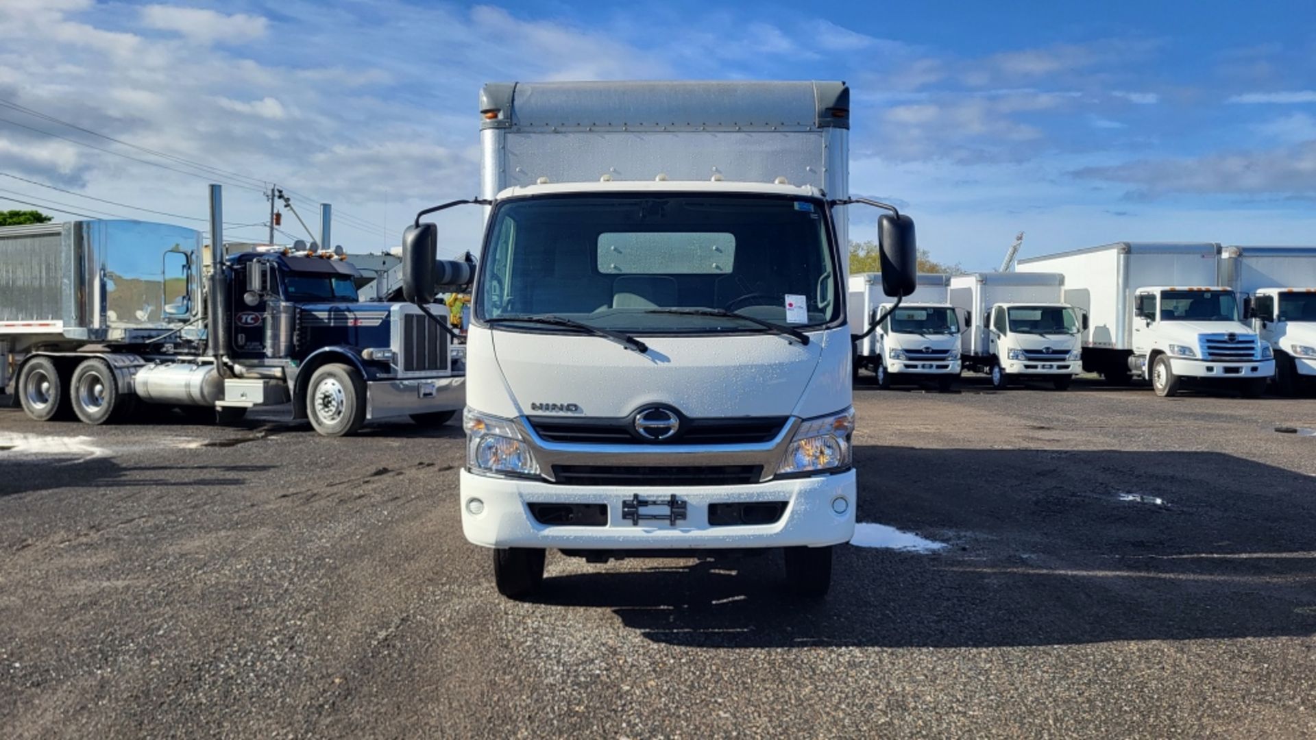 2017 Hino Box Truck - Image 2 of 20