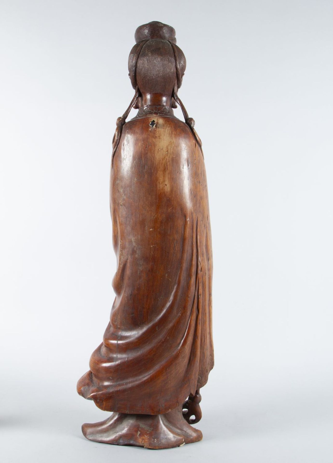Guanyin Holz, geschnitzt. In stehender - Image 3 of 11