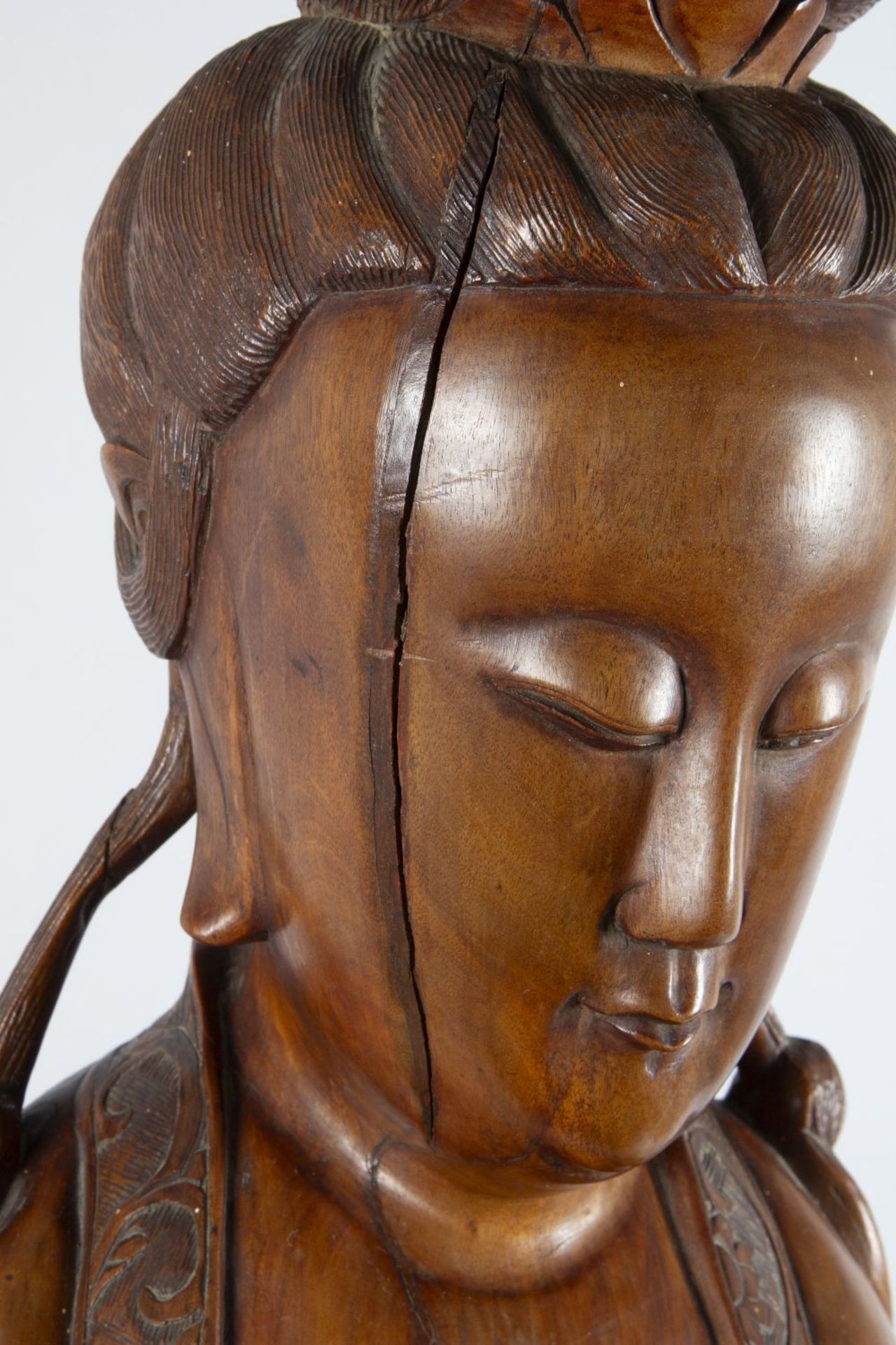 Guanyin Holz, geschnitzt. In stehender - Image 11 of 11