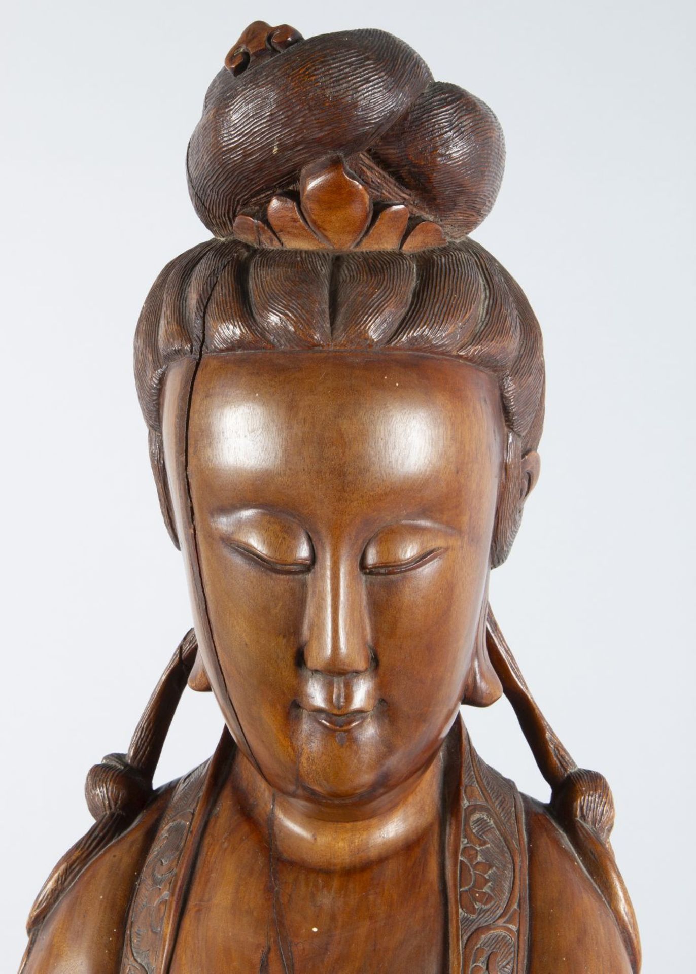 Guanyin Holz, geschnitzt. In stehender - Bild 5 aus 11