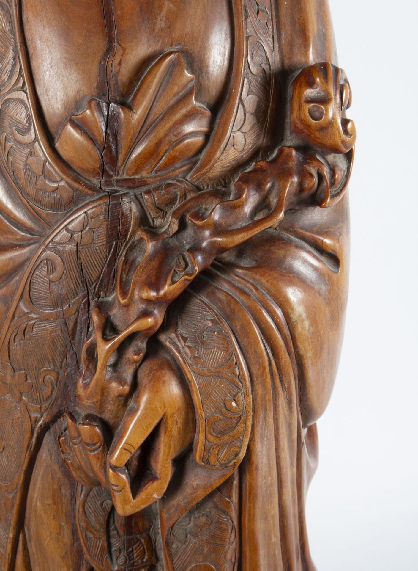 Guanyin Holz, geschnitzt. In stehender - Image 6 of 11